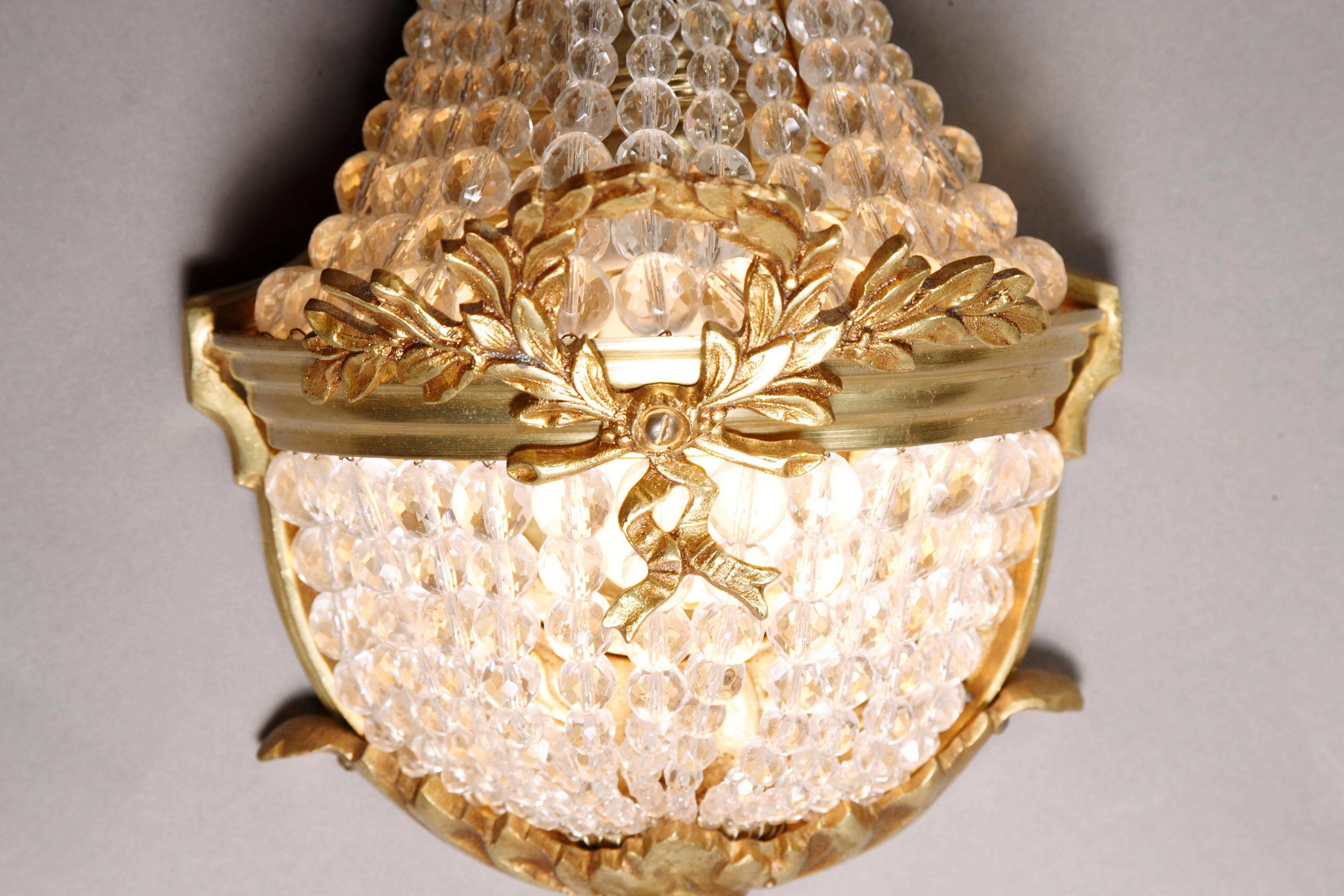 Engraved 20th Century Louis XVI Style Basket Applique Wall Lamp For Sale