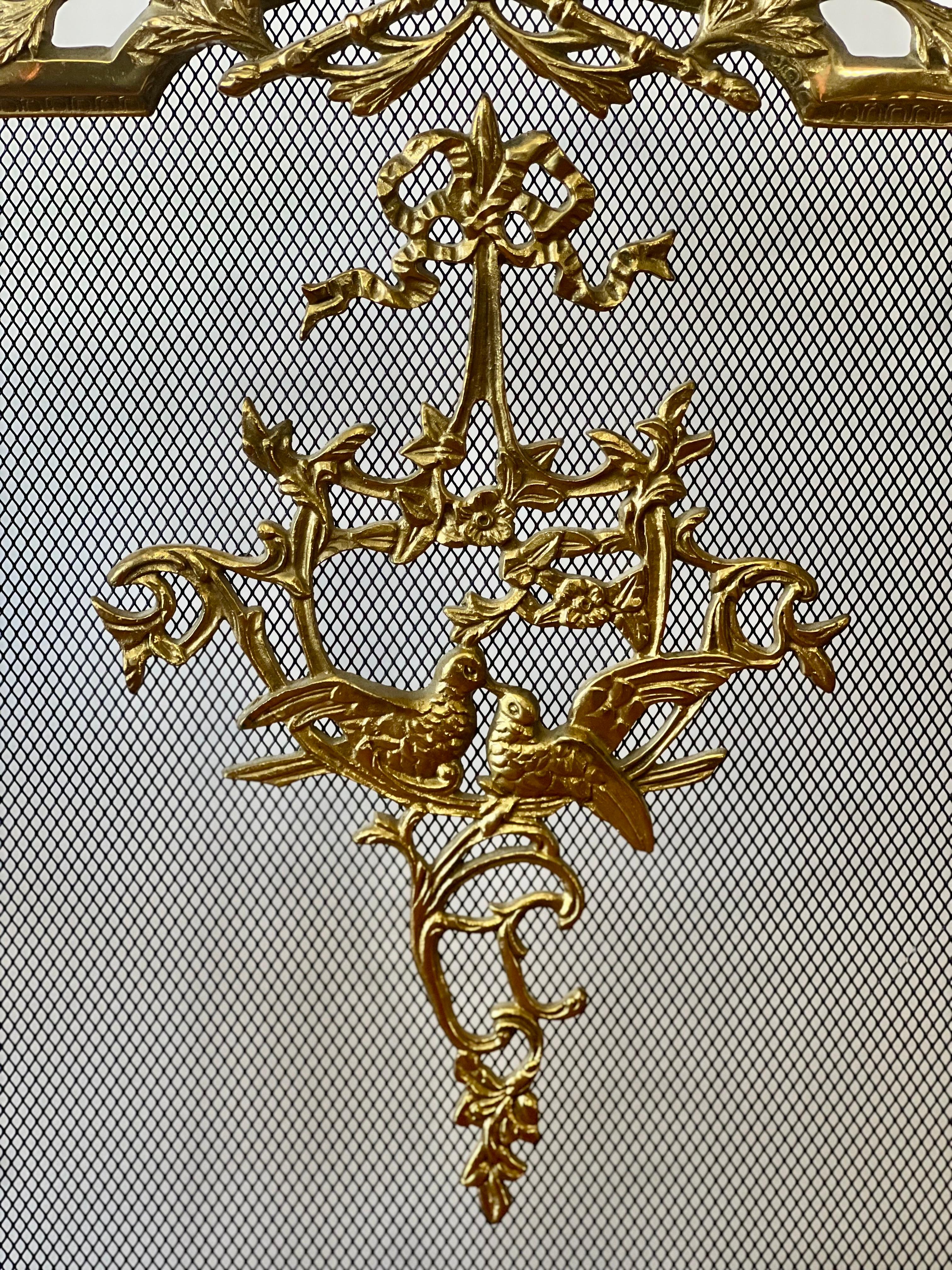 20th Century Louis XVI Style Brass Fireplace Screen In Good Condition For Sale In Doylestown, PA