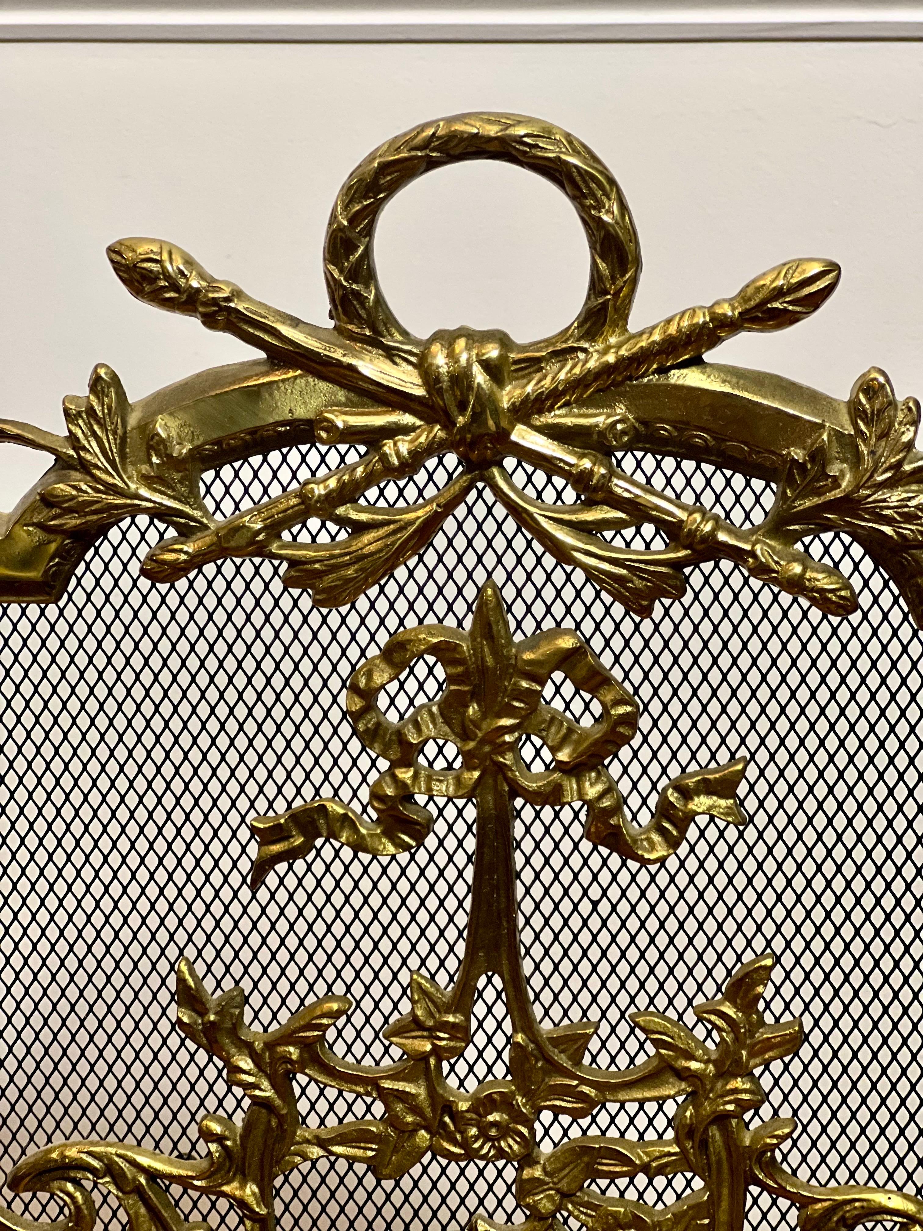 Metal 20th Century Louis XVI Style Brass Fireplace Screen For Sale