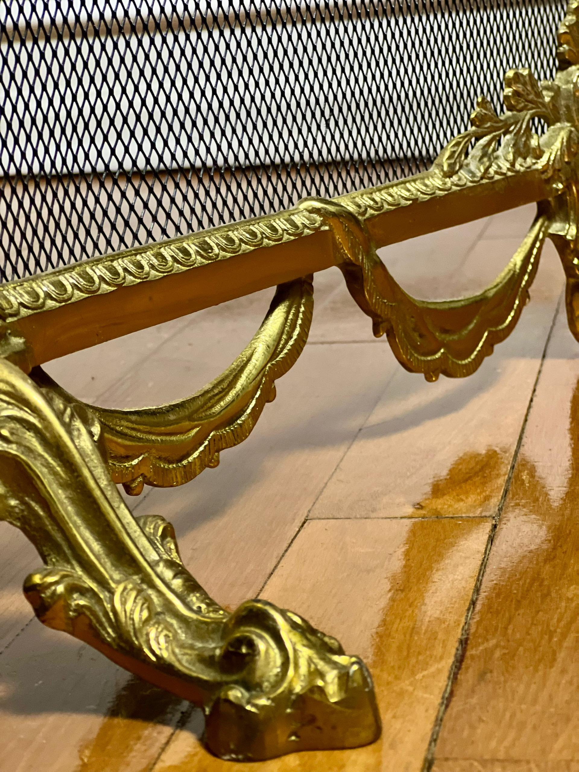 20th Century Louis XVI Style Brass Fireplace Screen For Sale 3