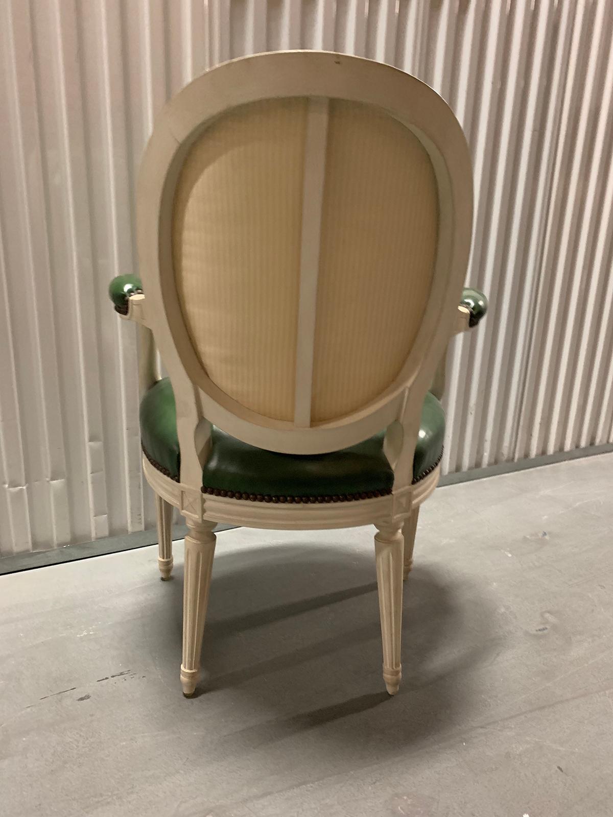 louis-XVI-Stil-Stuhl des 20. Jahrhunderts mit grünem Leder:: möglicherweise Deangelis 1