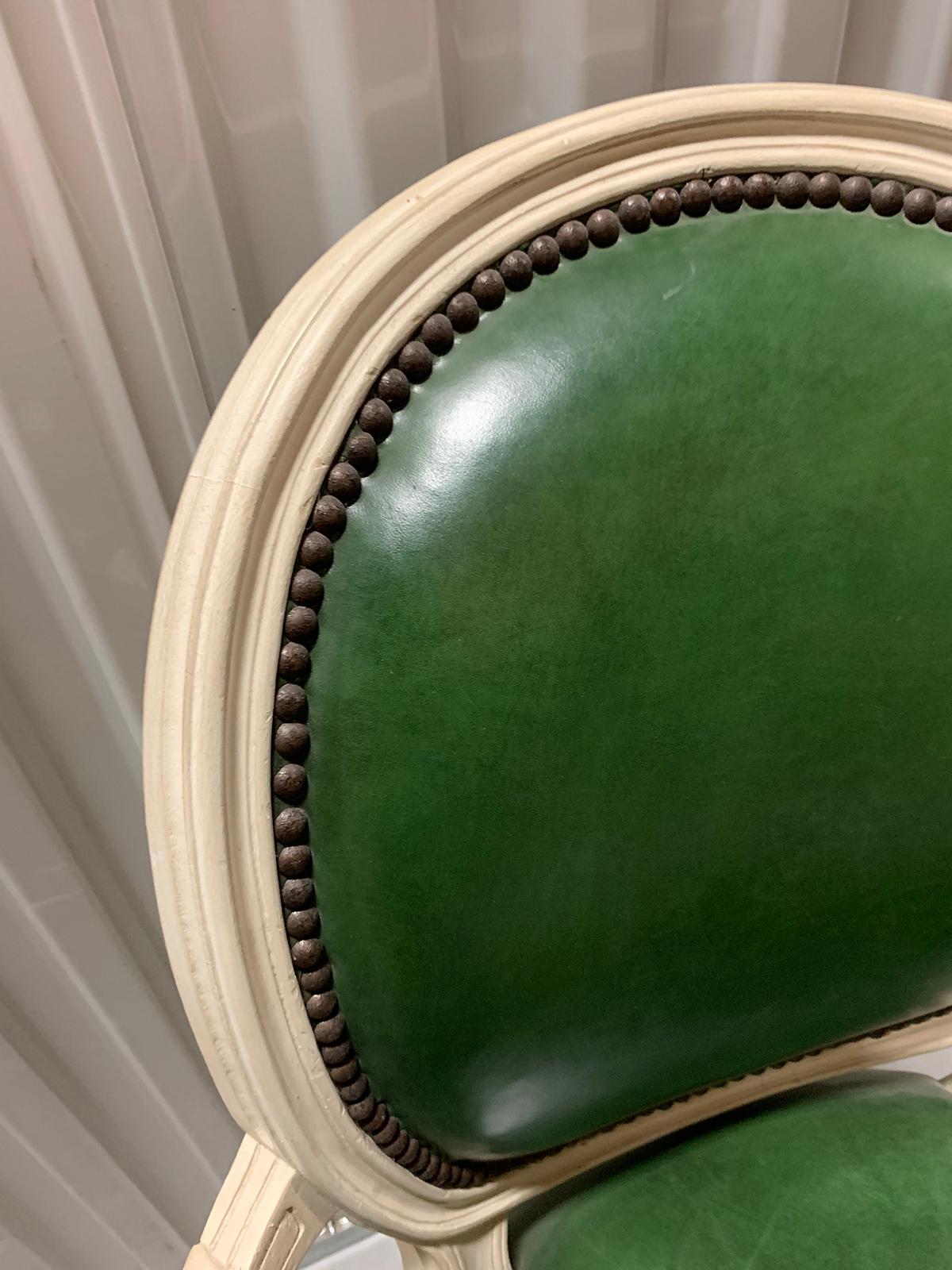 louis-XVI-Stil-Stuhl des 20. Jahrhunderts mit grünem Leder:: möglicherweise Deangelis 2