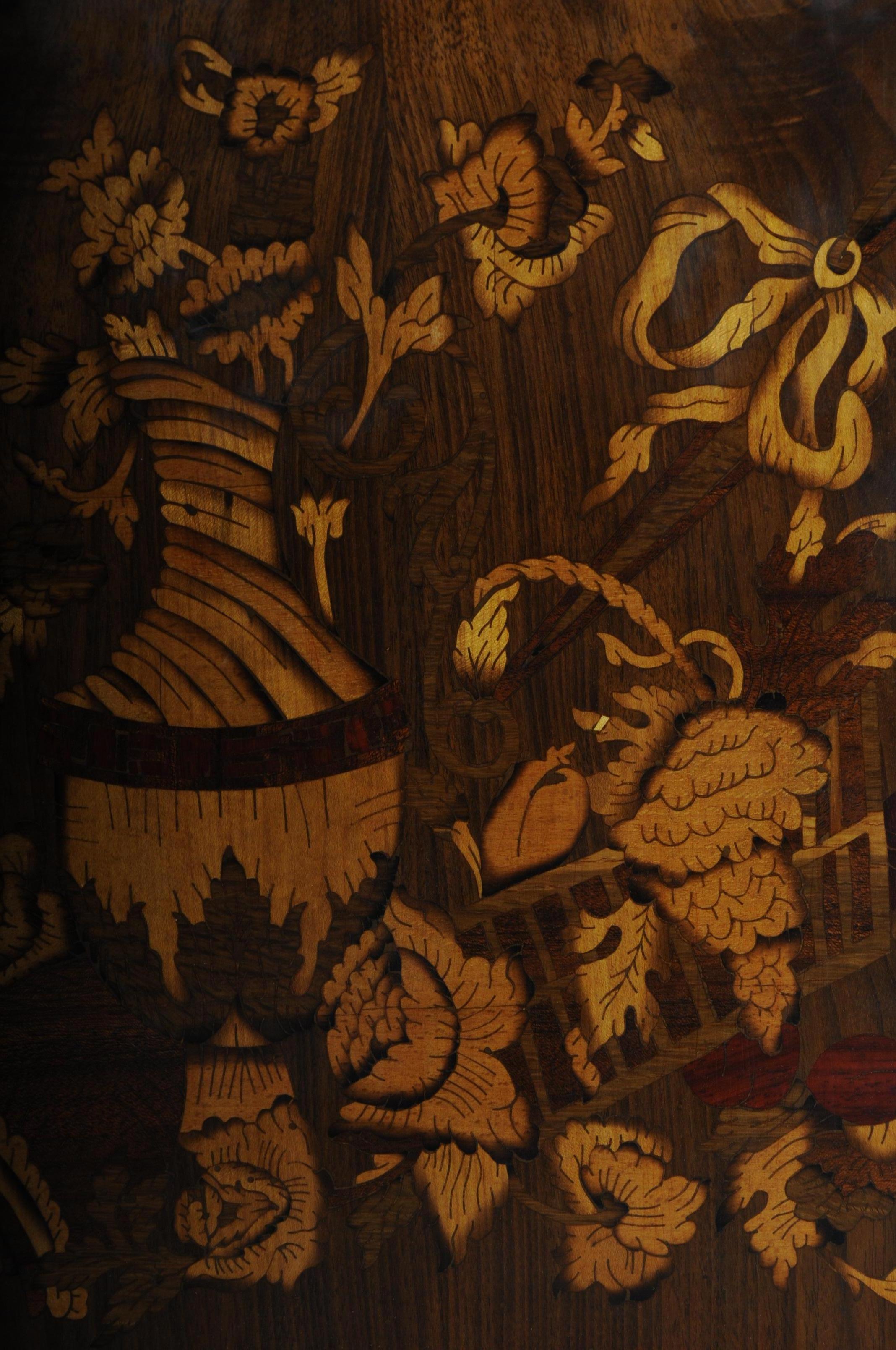 Commode/cassettiera in stile Louis XVI del XX secolo di Jean-Henri Riesener In condizioni buone in vendita a Berlin, DE