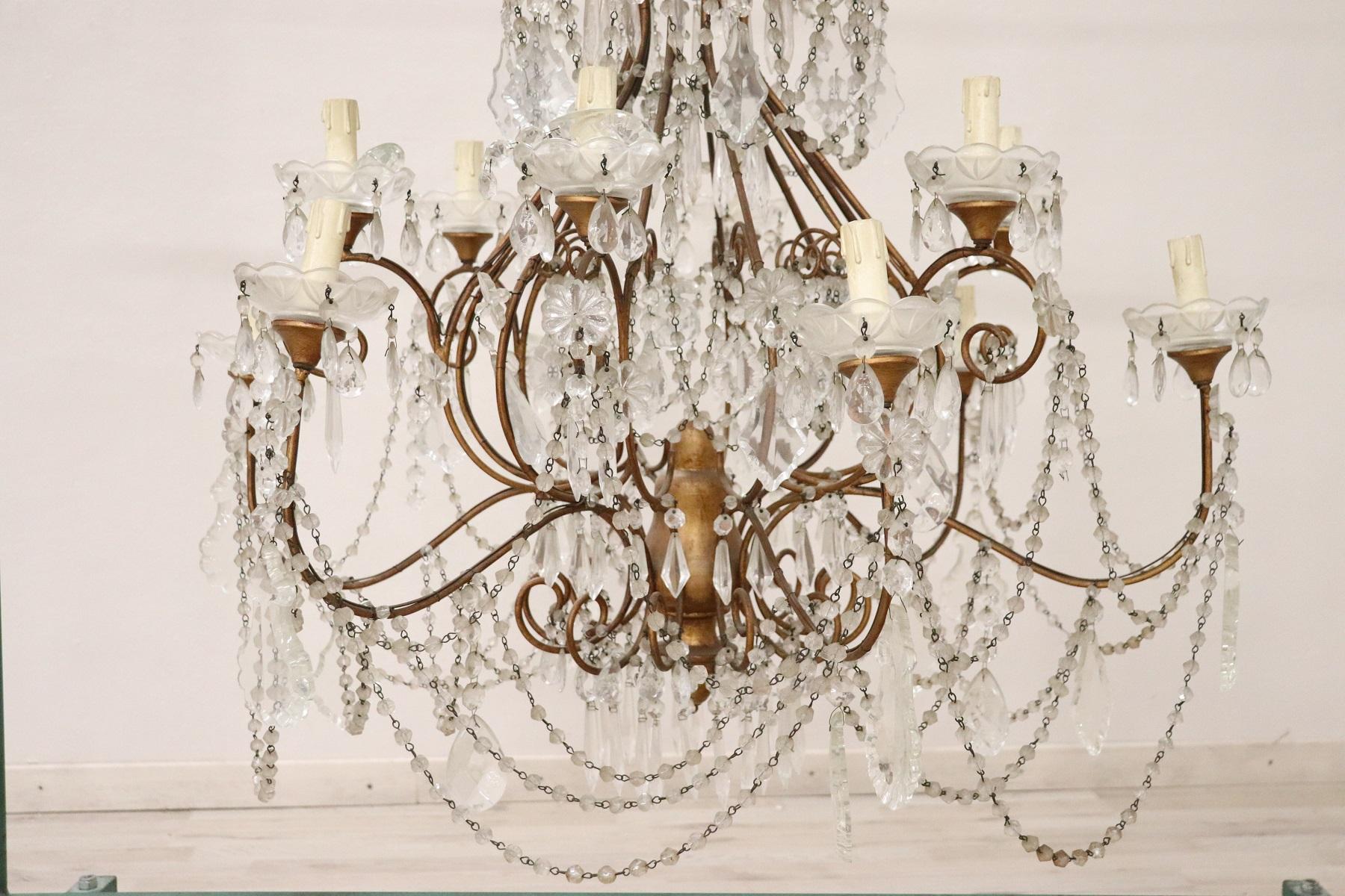 20th Century Louis XVI Style Gilded Bronze and Crystals Large Luxury Chandelier (Louis XVI.)