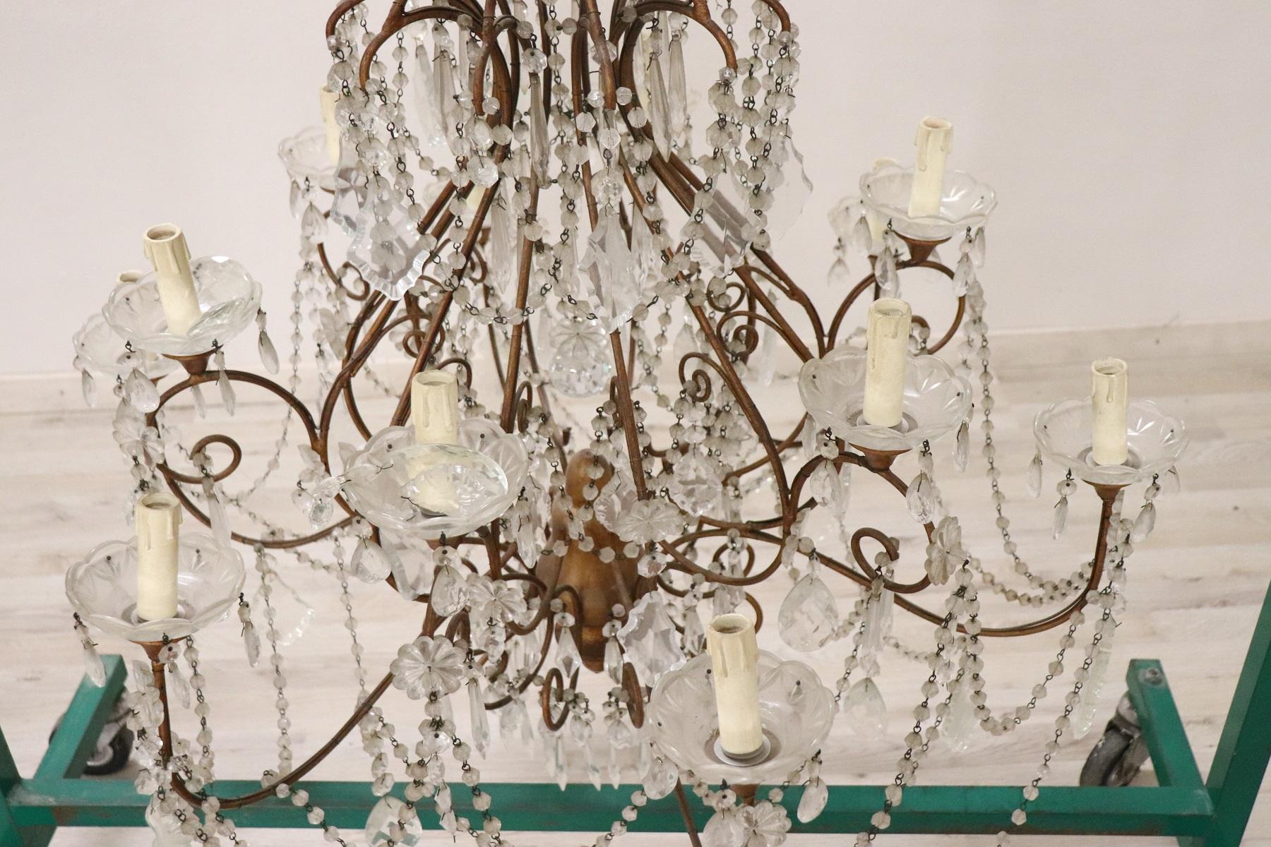 20th Century Louis XVI Style Gilded Bronze and Crystals Large Luxury Chandelier (Vergoldet)