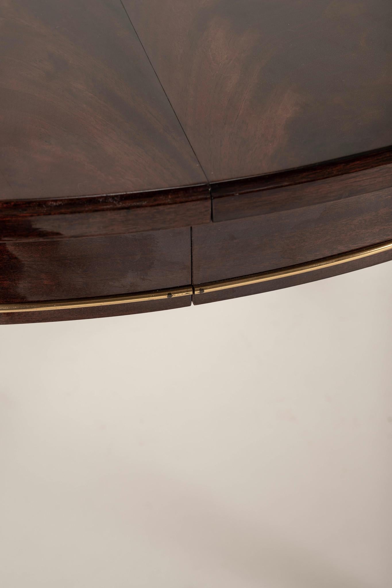 Table de salle à manger laquée de style Louis XVI du 20e siècle, ~48