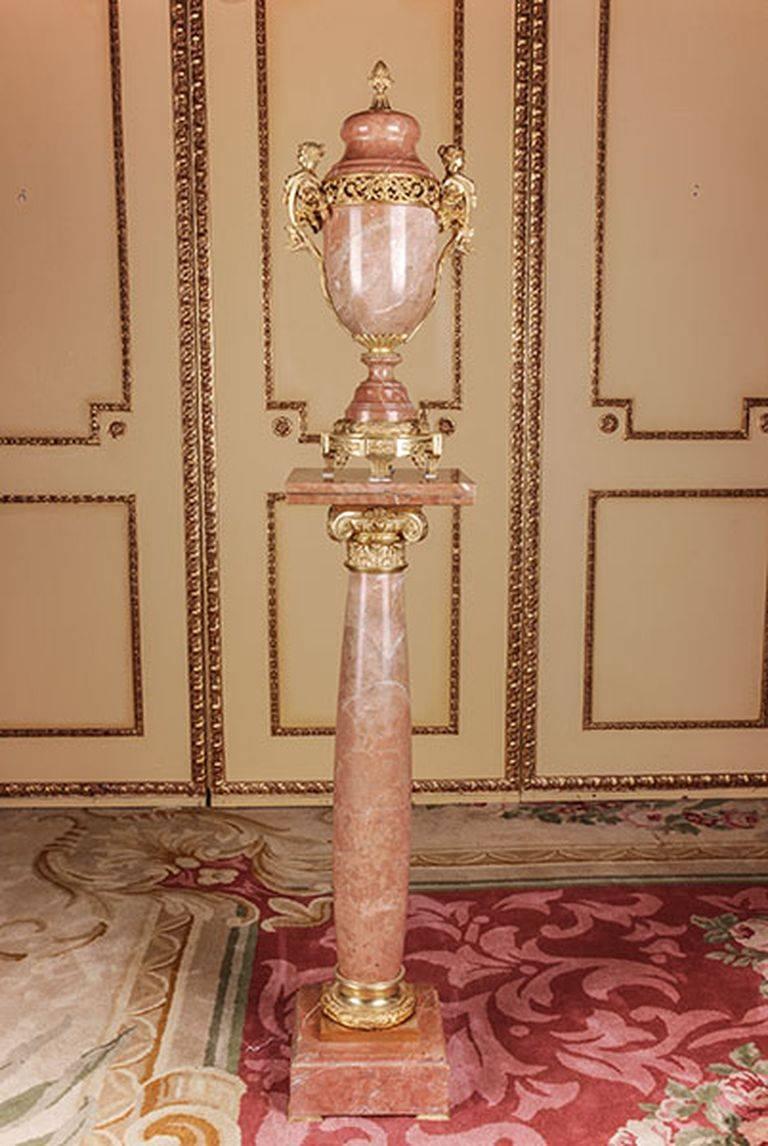 20th Century Louis XVI Style Lided Vase For Sale 5