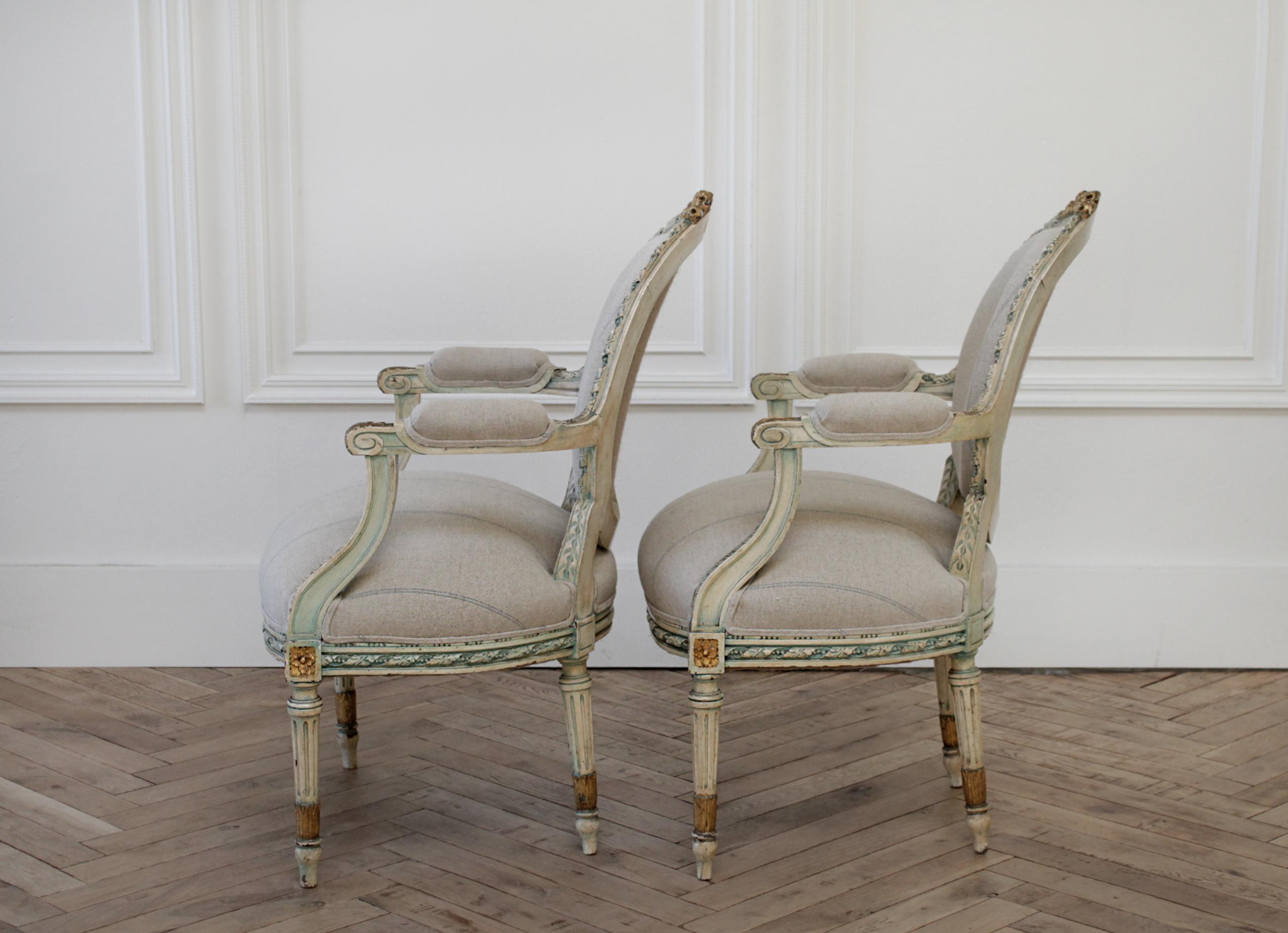 20th Century Louis XVI Style Original Painted Fauteuils in Linen 1