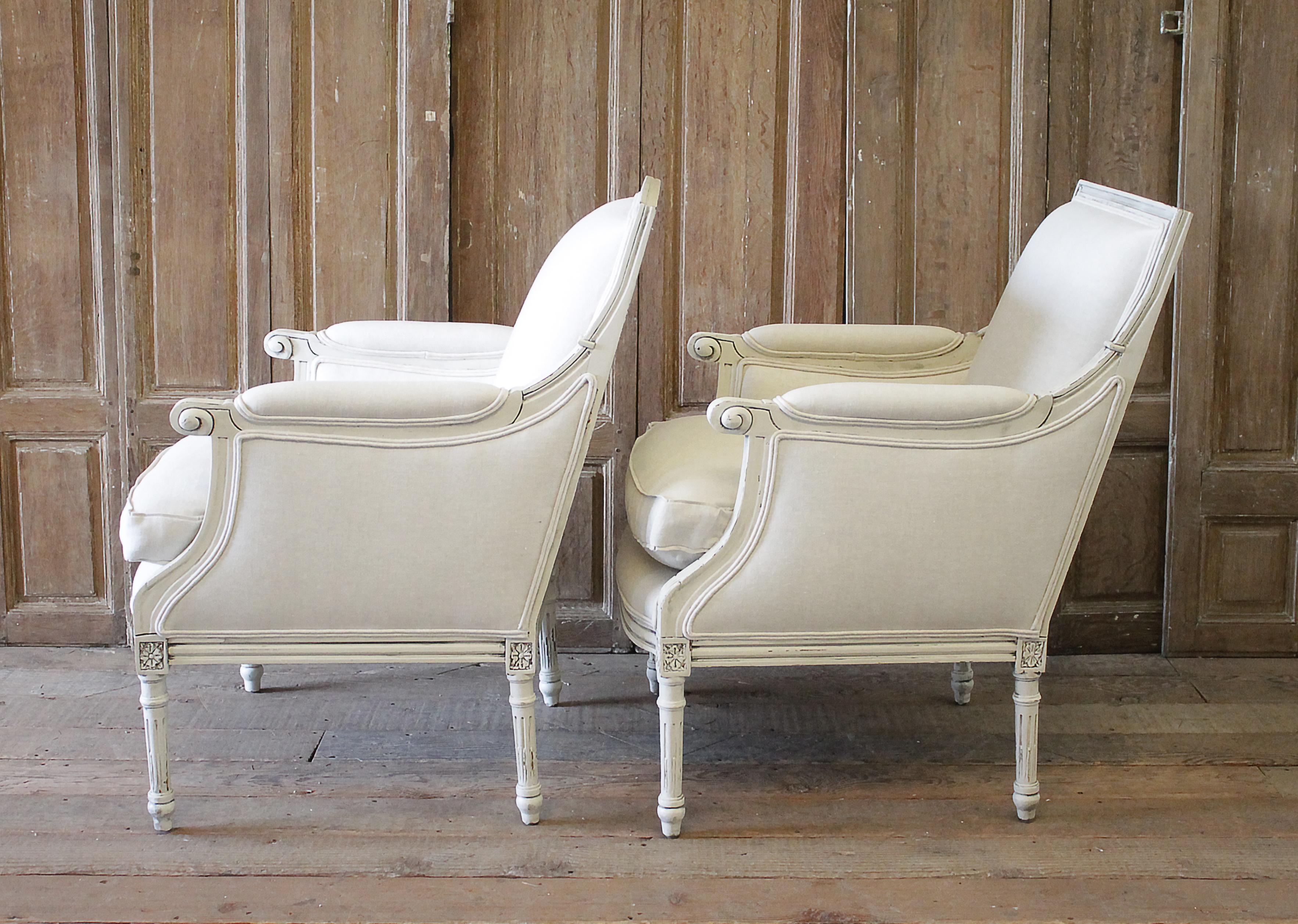 20th Century Louis XVI Style Painted Bergère Chairs in Natural Linen 11