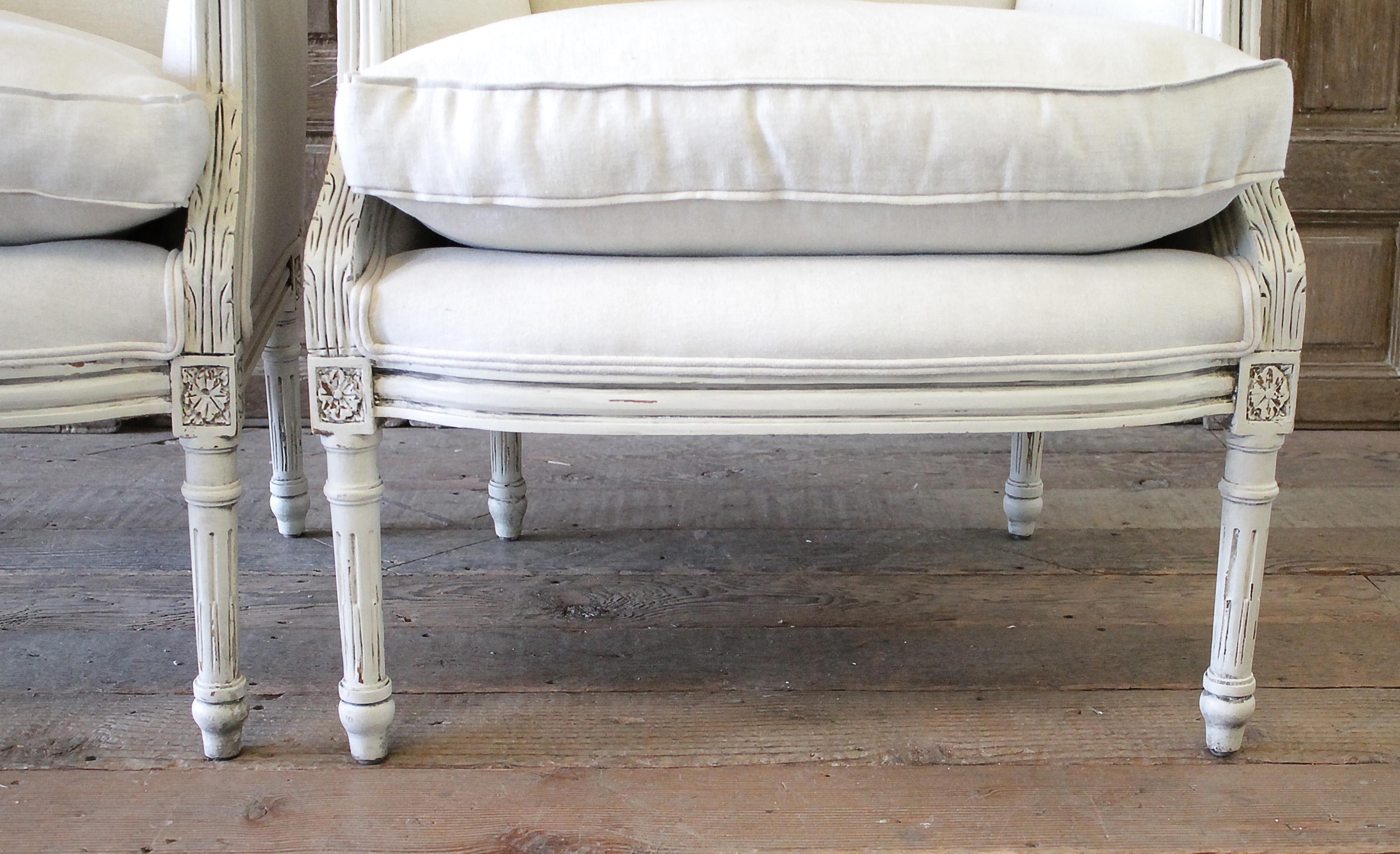 20th Century Louis XVI Style Painted Bergère Chairs in Natural Linen 3