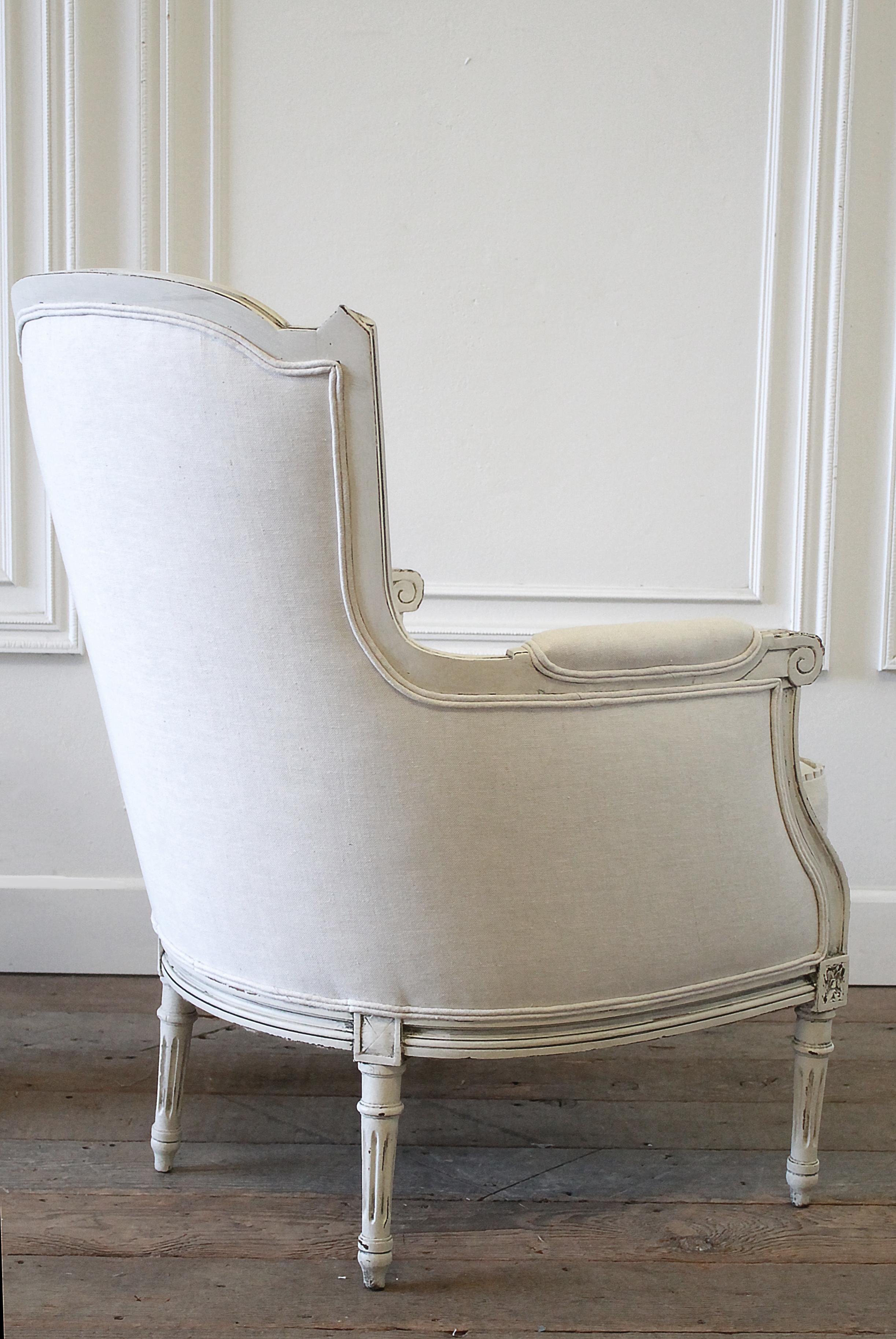 20th Century Louis XVI Style Painted French Bergere Chair in Natural Linen 8