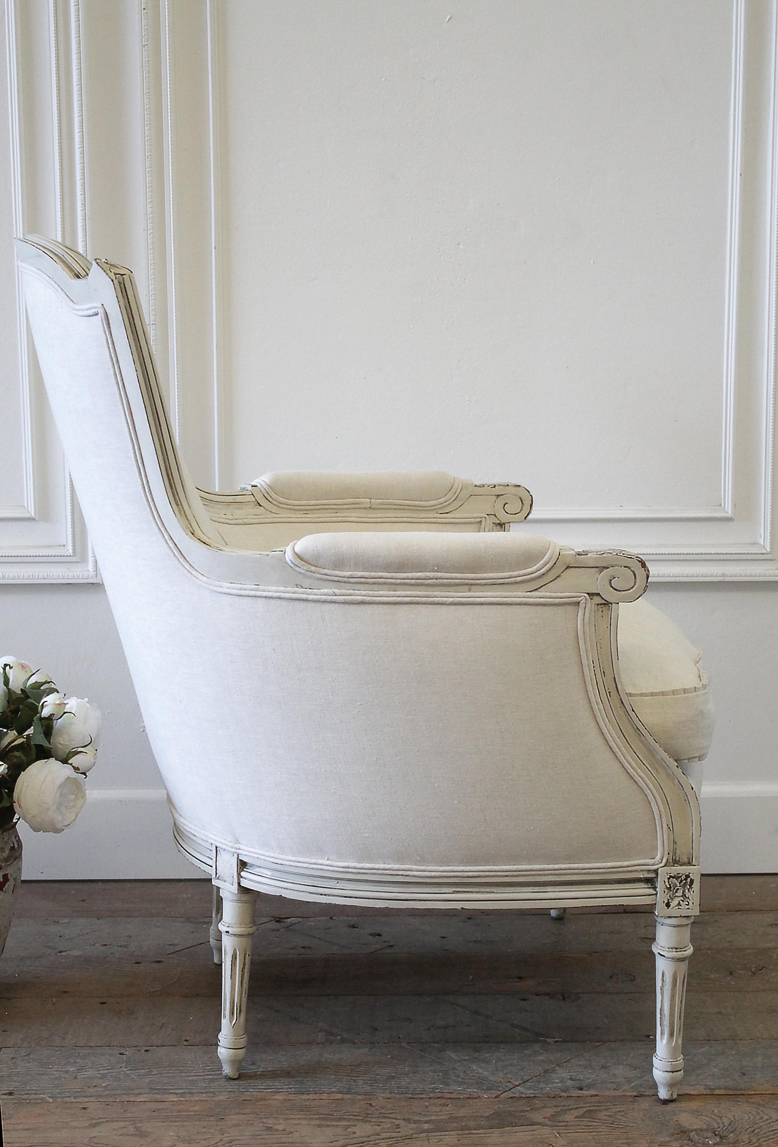 20th Century Louis XVI Style Painted French Bergere Chair in Natural Linen 9