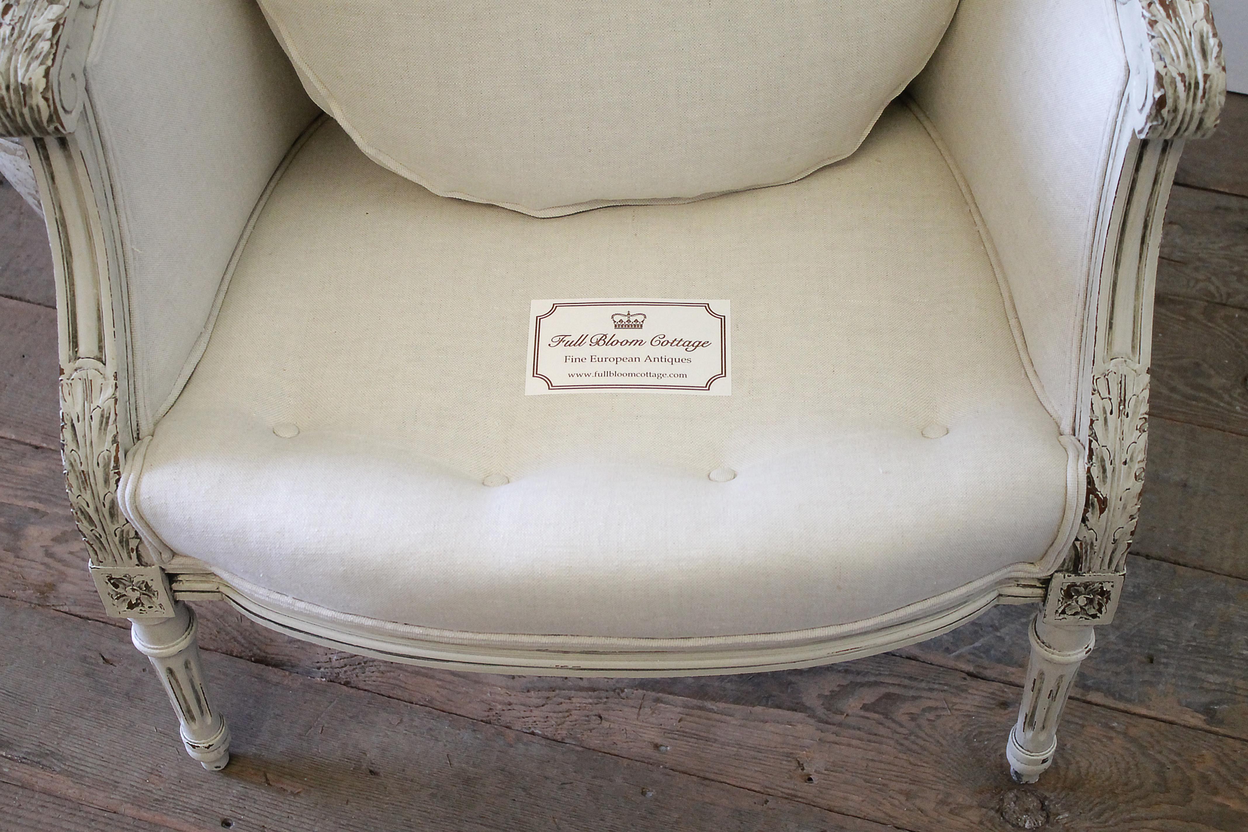 20th Century Louis XVI Style Painted French Bergere Chair in Natural Linen 13
