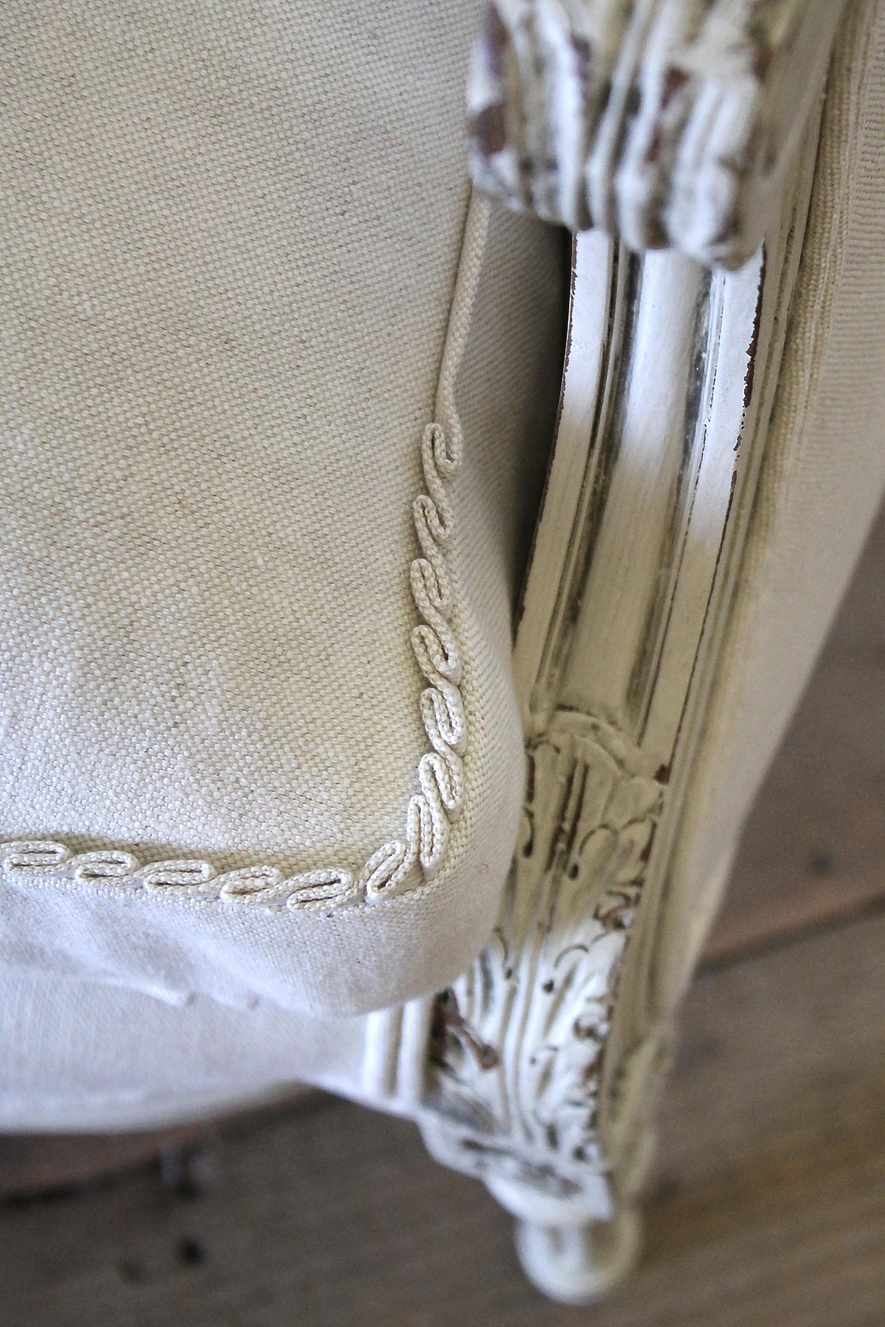 20th Century Louis XVI Style Painted French Bergere Chair in Natural Linen 4