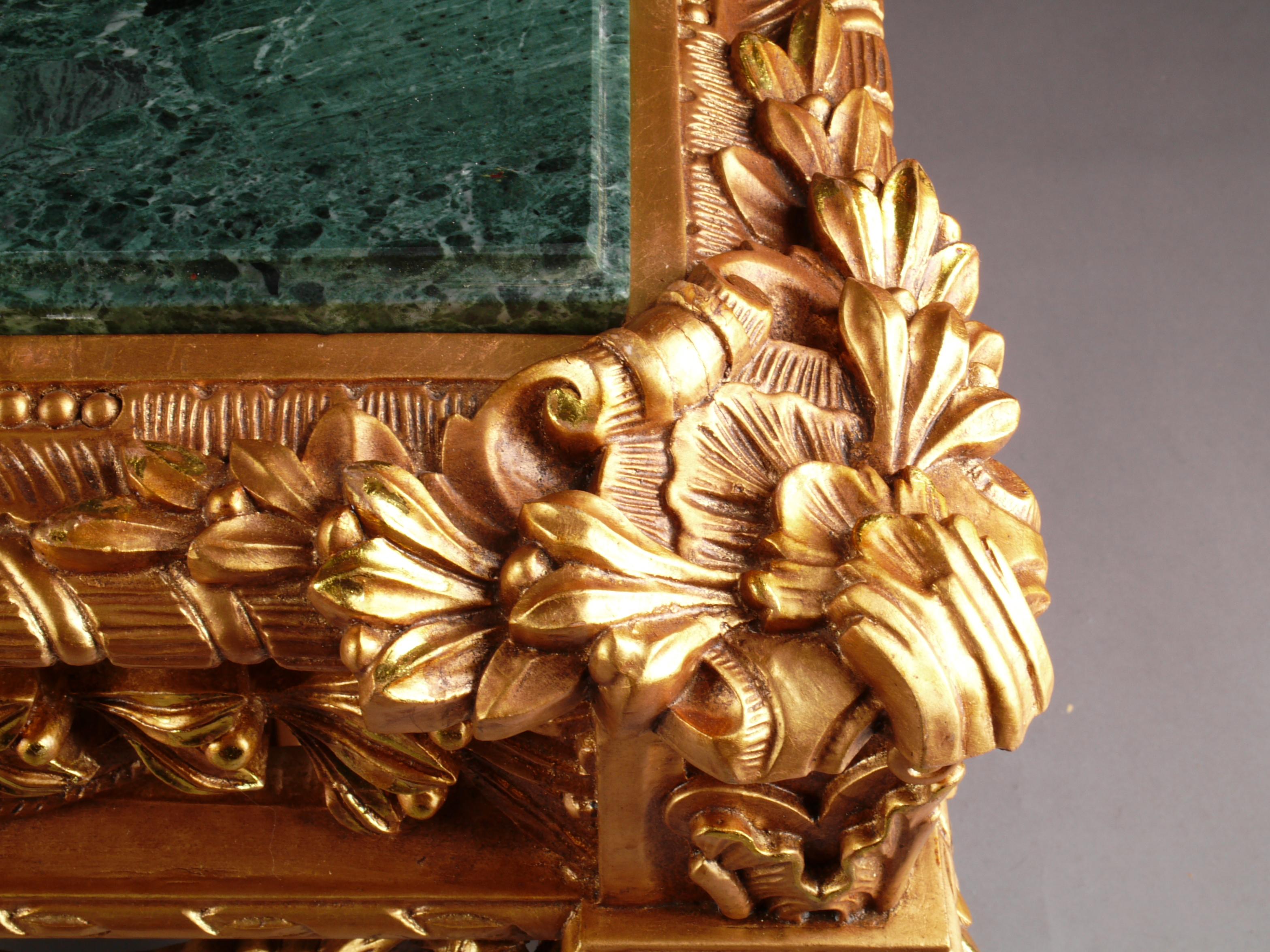 Couchtisch im Louis-XVI.-Stil des 20. Jahrhunderts, Pomp-Salon-Couchtisch aus massivem Buchenholz (Marmor) im Angebot