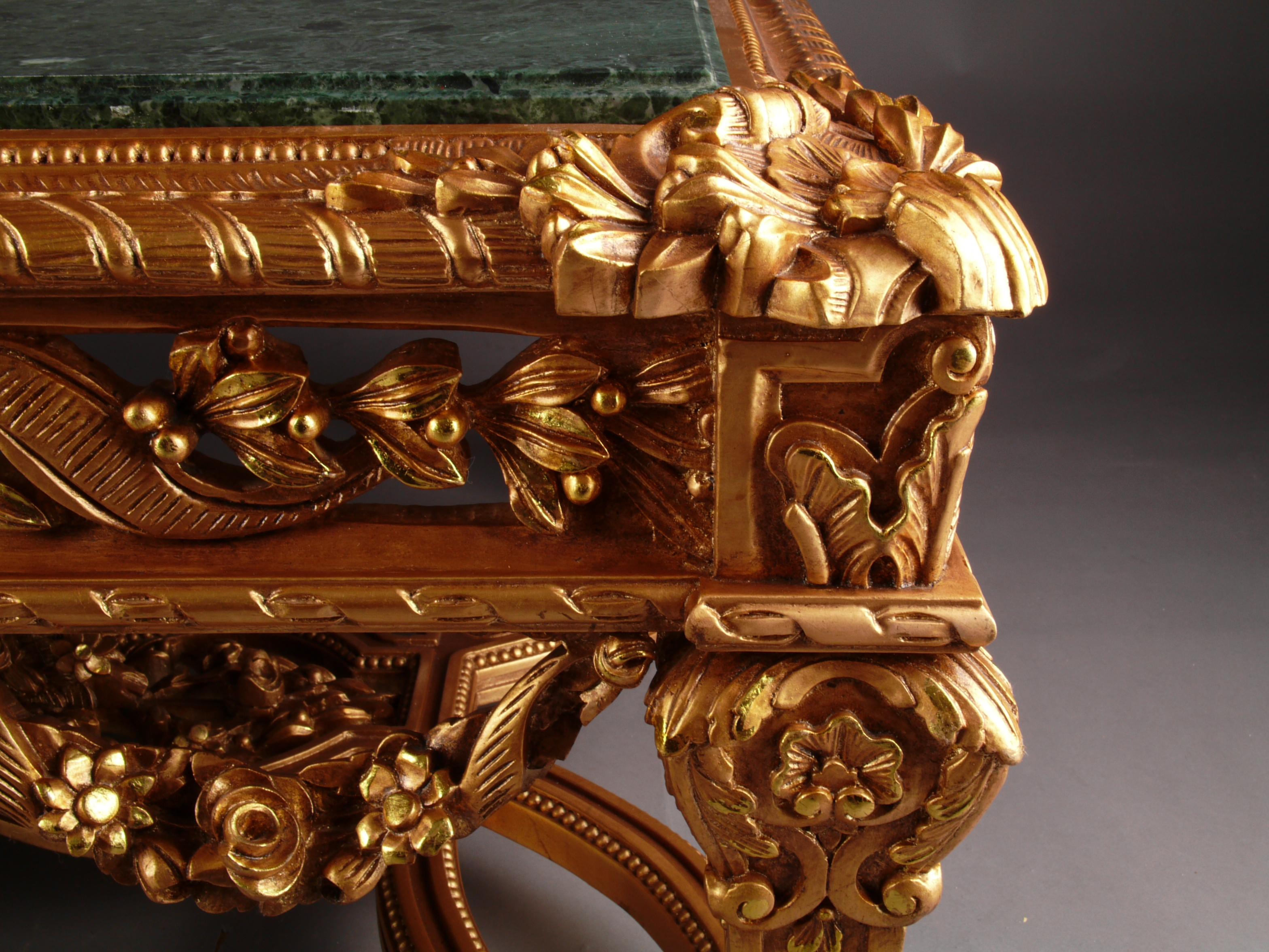 Couchtisch im Louis-XVI.-Stil des 20. Jahrhunderts, Pomp-Salon-Couchtisch aus massivem Buchenholz im Angebot 1
