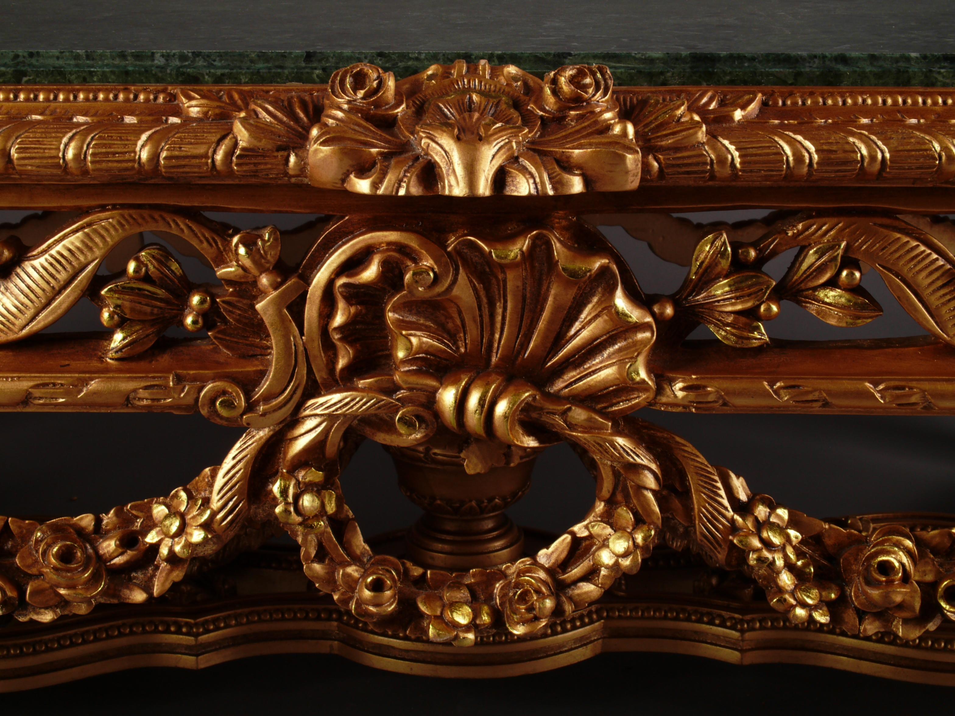 Couchtisch im Louis-XVI.-Stil des 20. Jahrhunderts, Pomp-Salon-Couchtisch aus massivem Buchenholz im Angebot 2