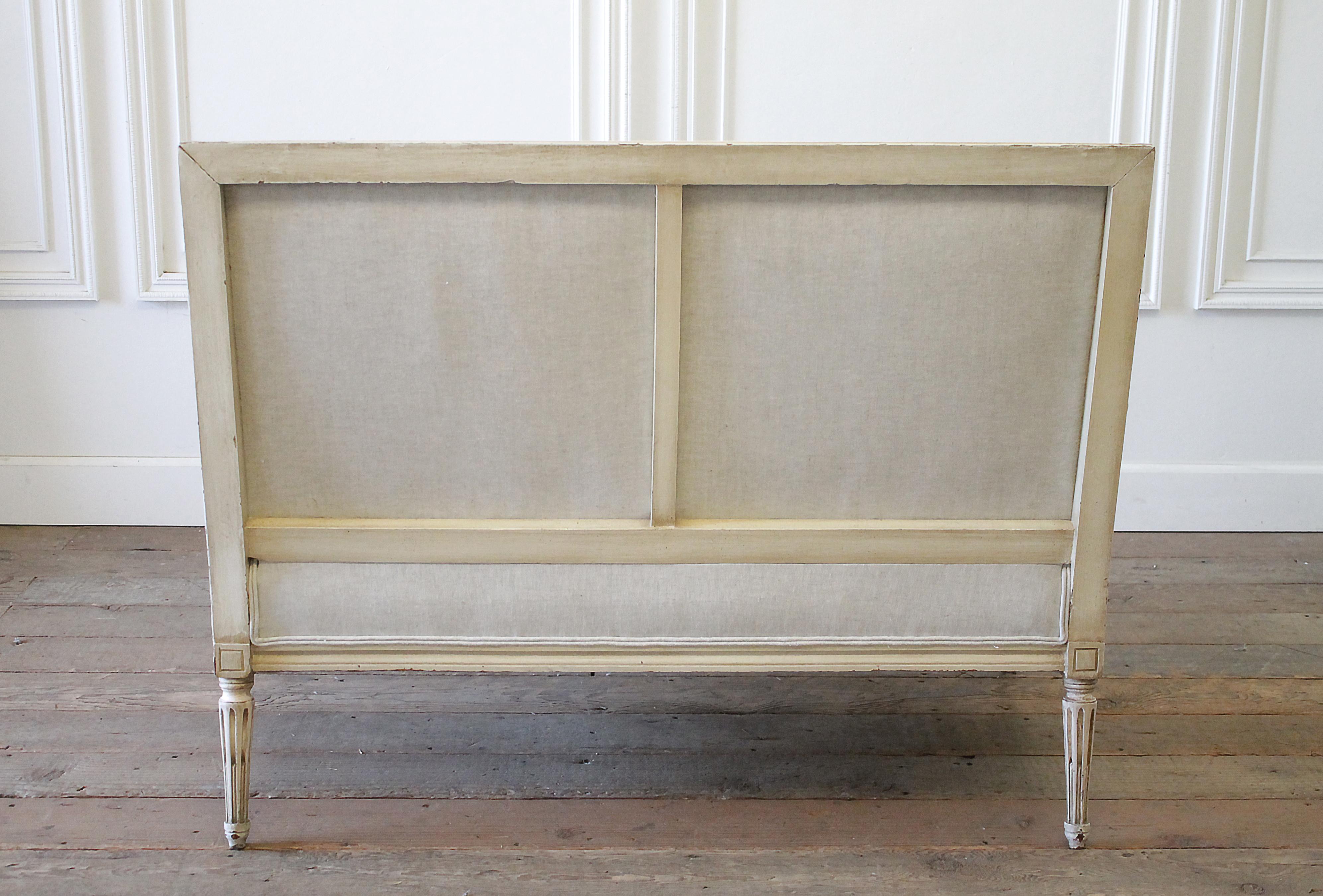 20th Century Louis XVI Style Upholstered Linen Settee In Good Condition In Brea, CA