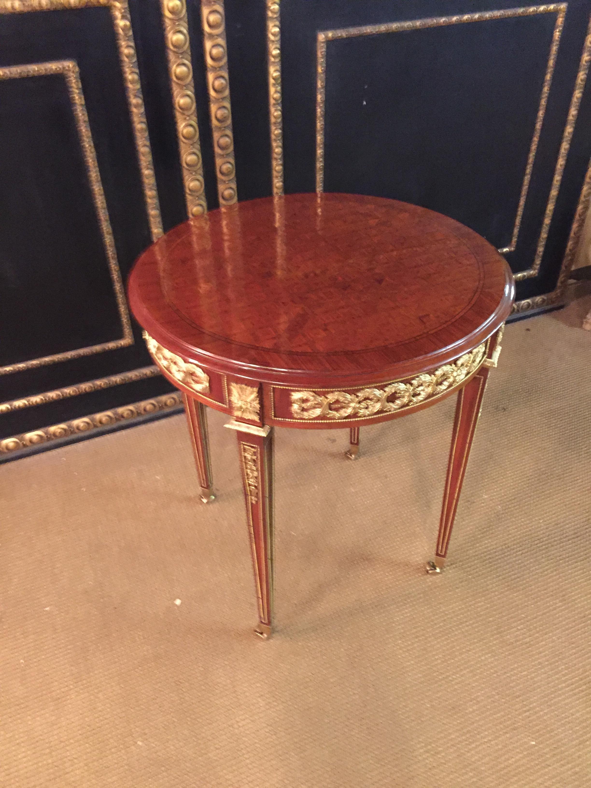 20th Century Louis XVI Style with Round Platte with Inlays French Table In Good Condition In Berlin, DE