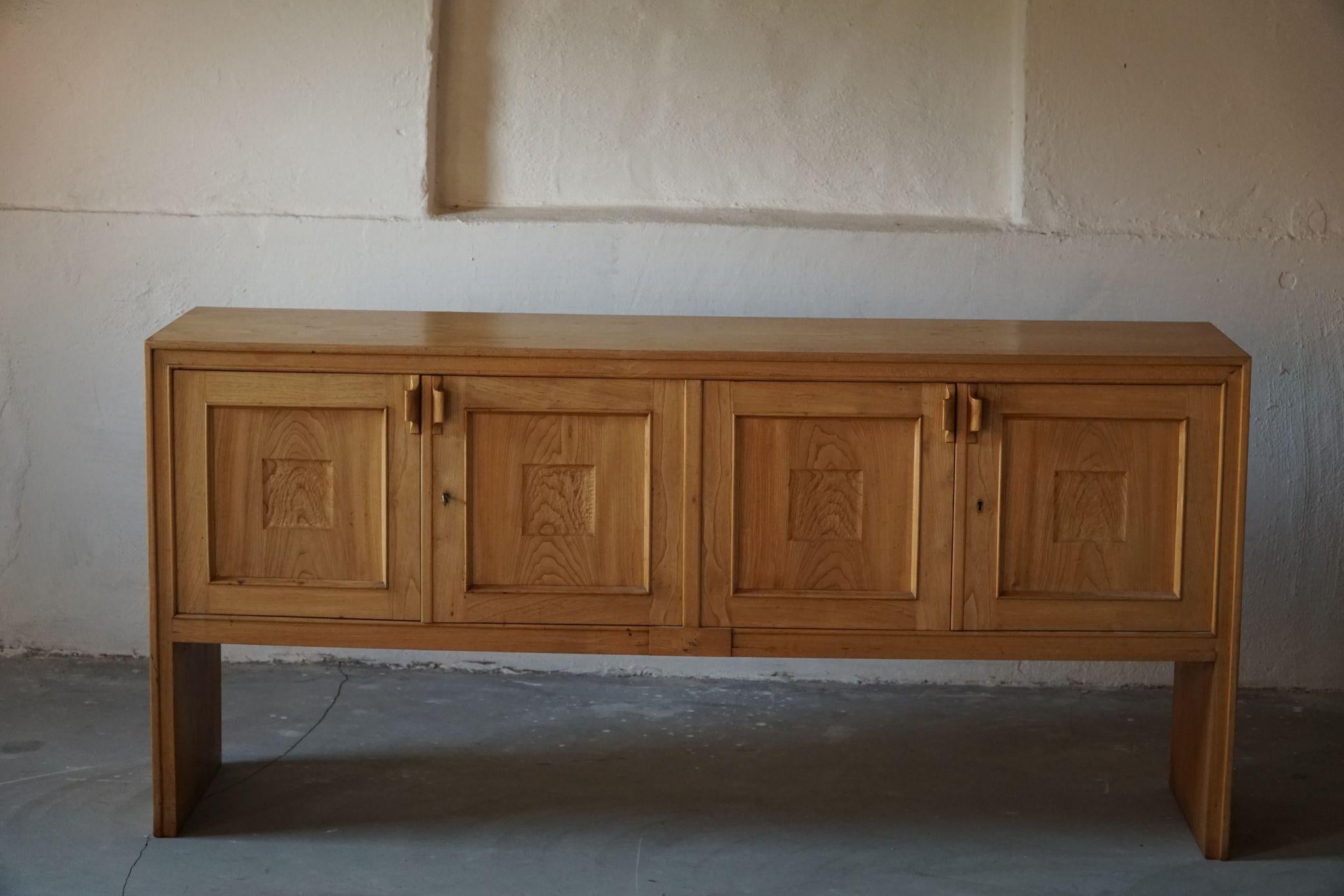 20th Century Low Sideboard in Solid Elm, Danish Cabinetmaker, Mid Century, 1950s 12