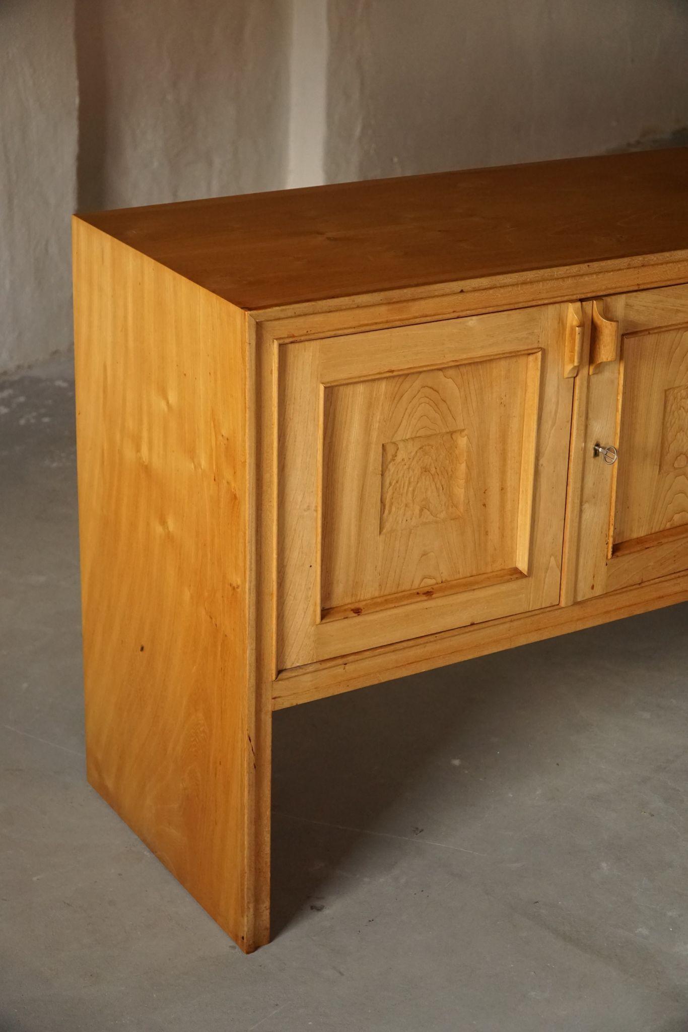 20th Century Low Sideboard in Solid Elm, Danish Cabinetmaker, Mid Century, 1950s 2