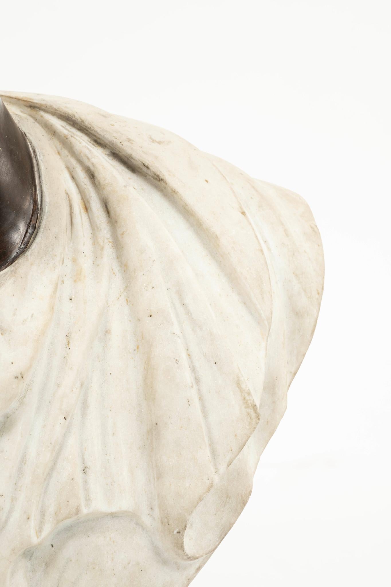 20e siècle Lucius Verus et Marcus Aurelius Bronze marbré  Bustes romains en vente 9