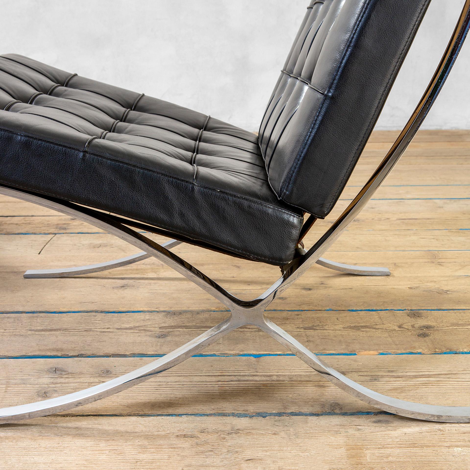 Américain Paire de sièges Ludwig Mies Van Der Roher du 20ème siècle mod. MR90 Barcelona en vente