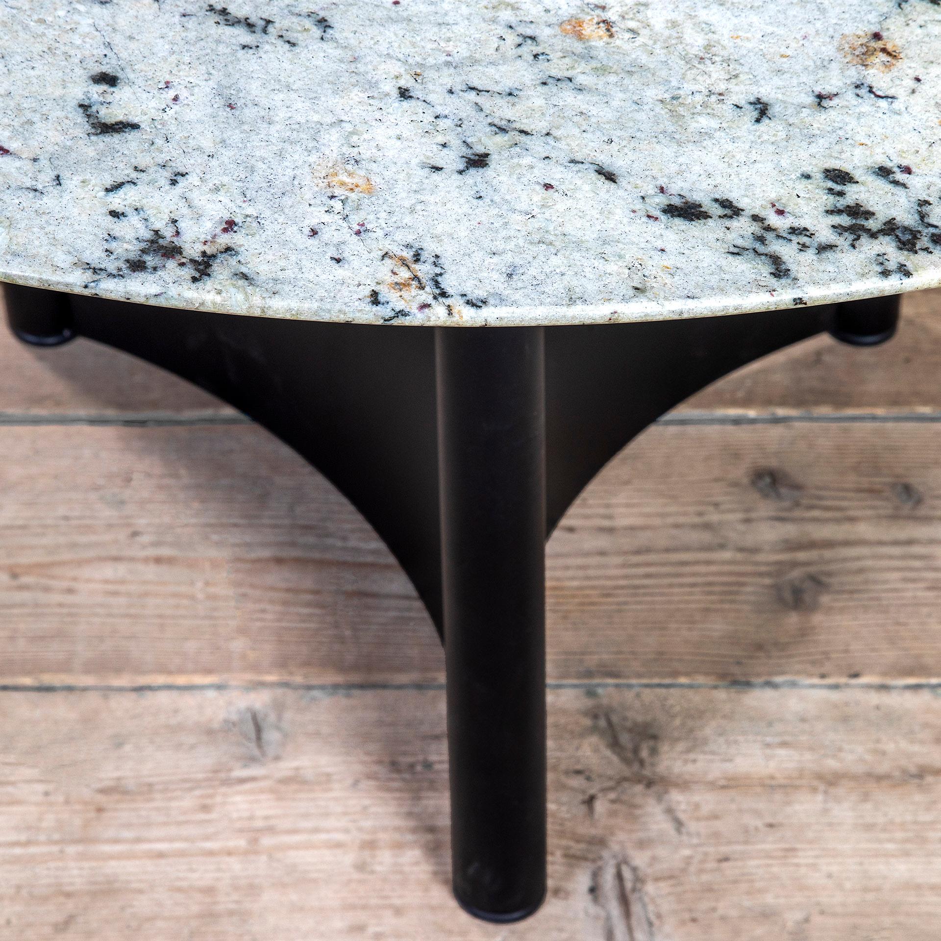 Lacquered 20th Century Luigi Caccia Dominioni Dining Table model Pitagora Metal and Marble For Sale