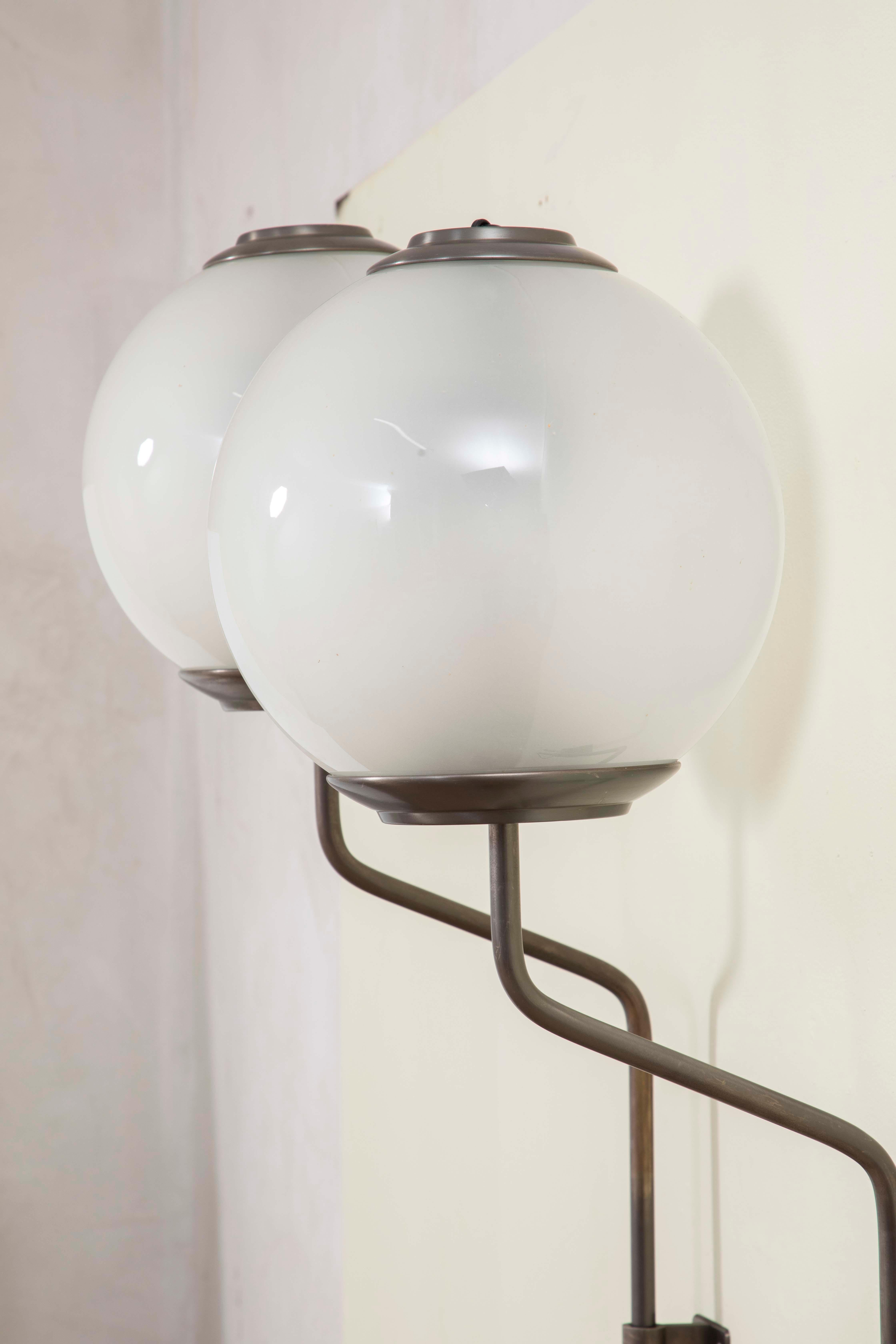 20e siècle, Luigi Caccia Dominioni Paire d'appliques murales mod. LP11 en vente 4