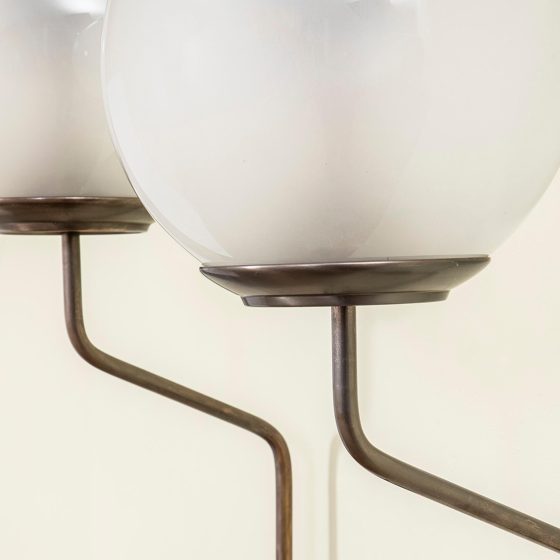20th Century, Luigi Caccia Dominioni Pair of Wall Sconces mod. LP11 im Zustand „Gut“ im Angebot in Turin, Turin
