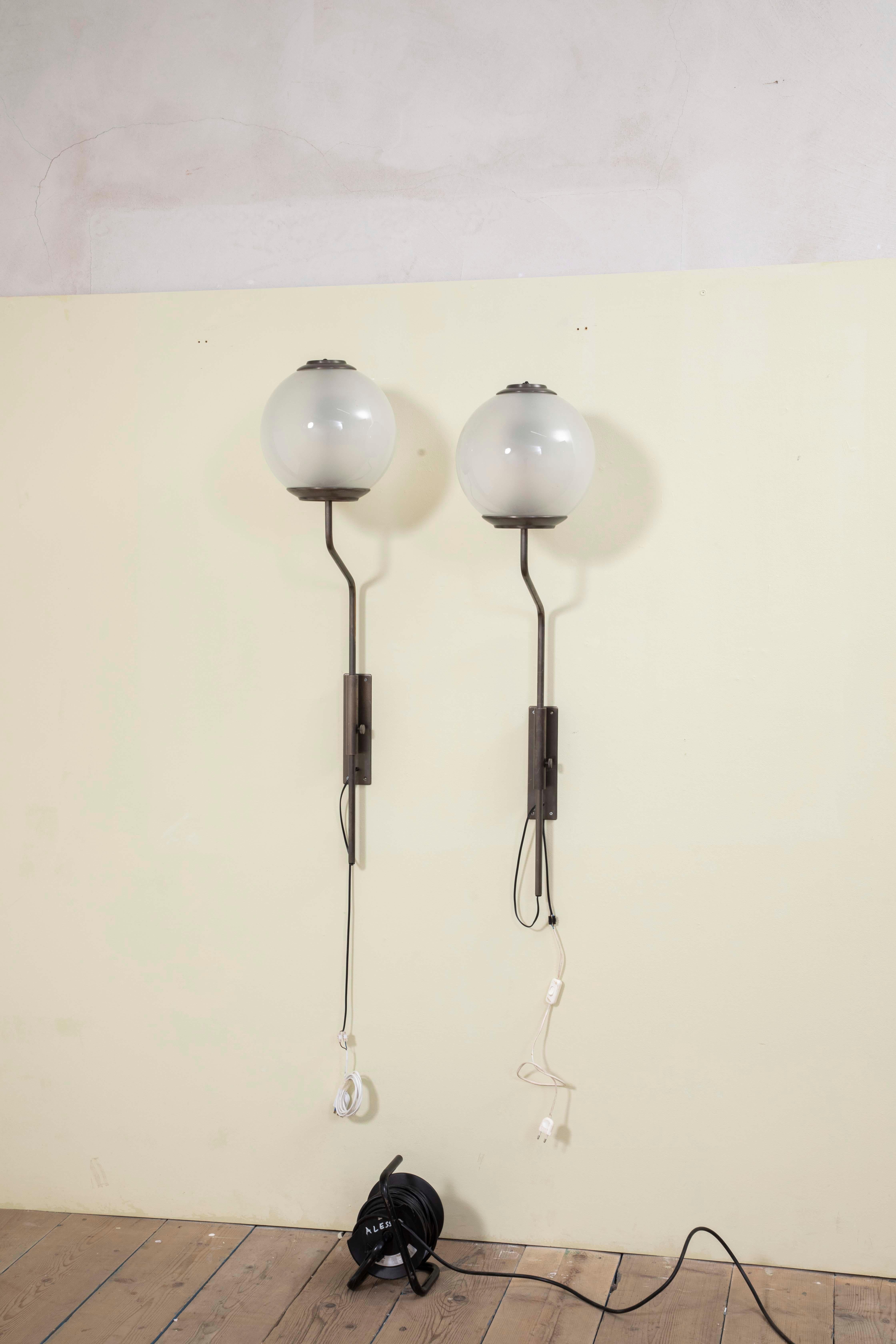 20e siècle, Luigi Caccia Dominioni Paire d'appliques murales mod. LP11 en vente 1