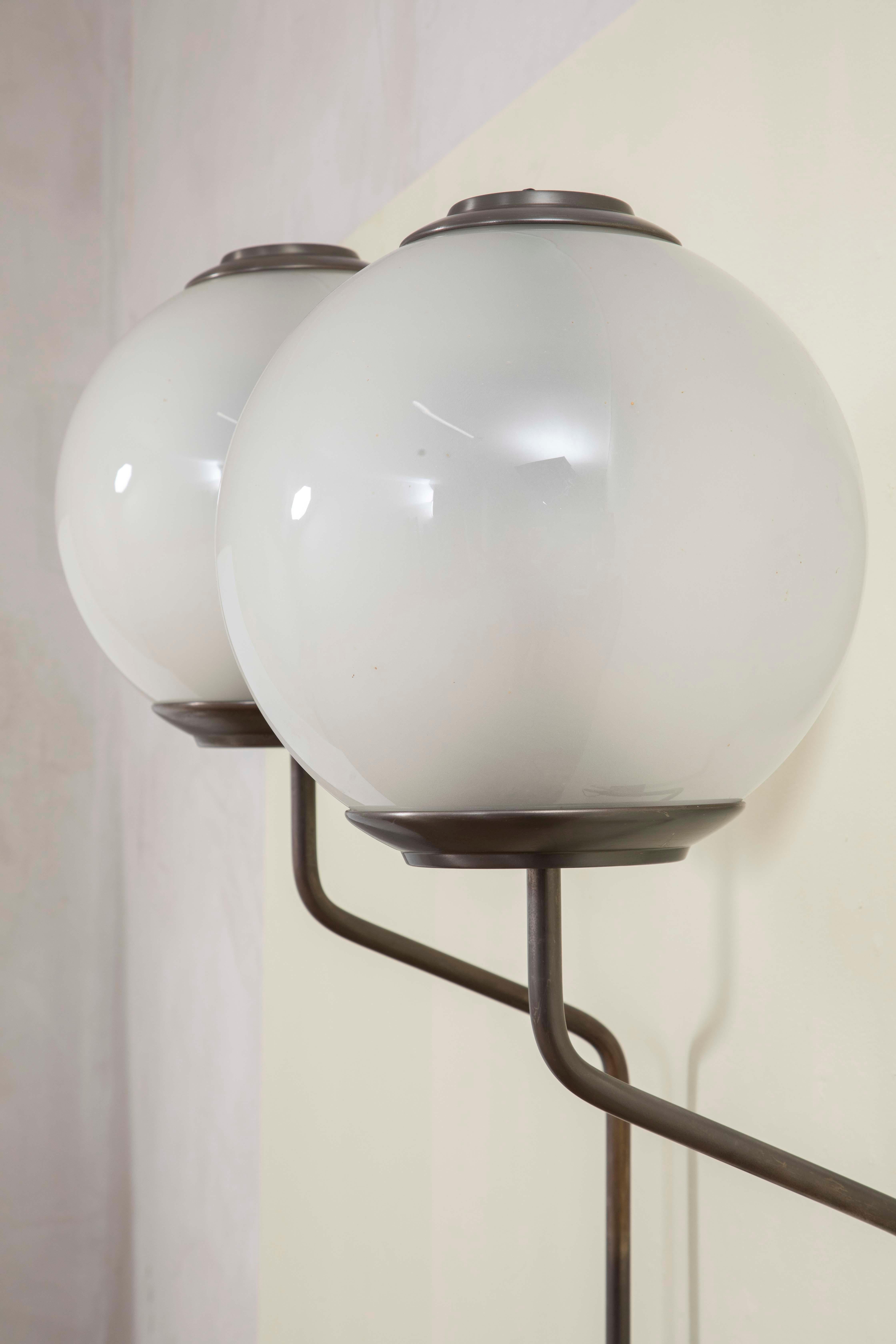 20e siècle, Luigi Caccia Dominioni Paire d'appliques murales mod. LP11 en vente 2