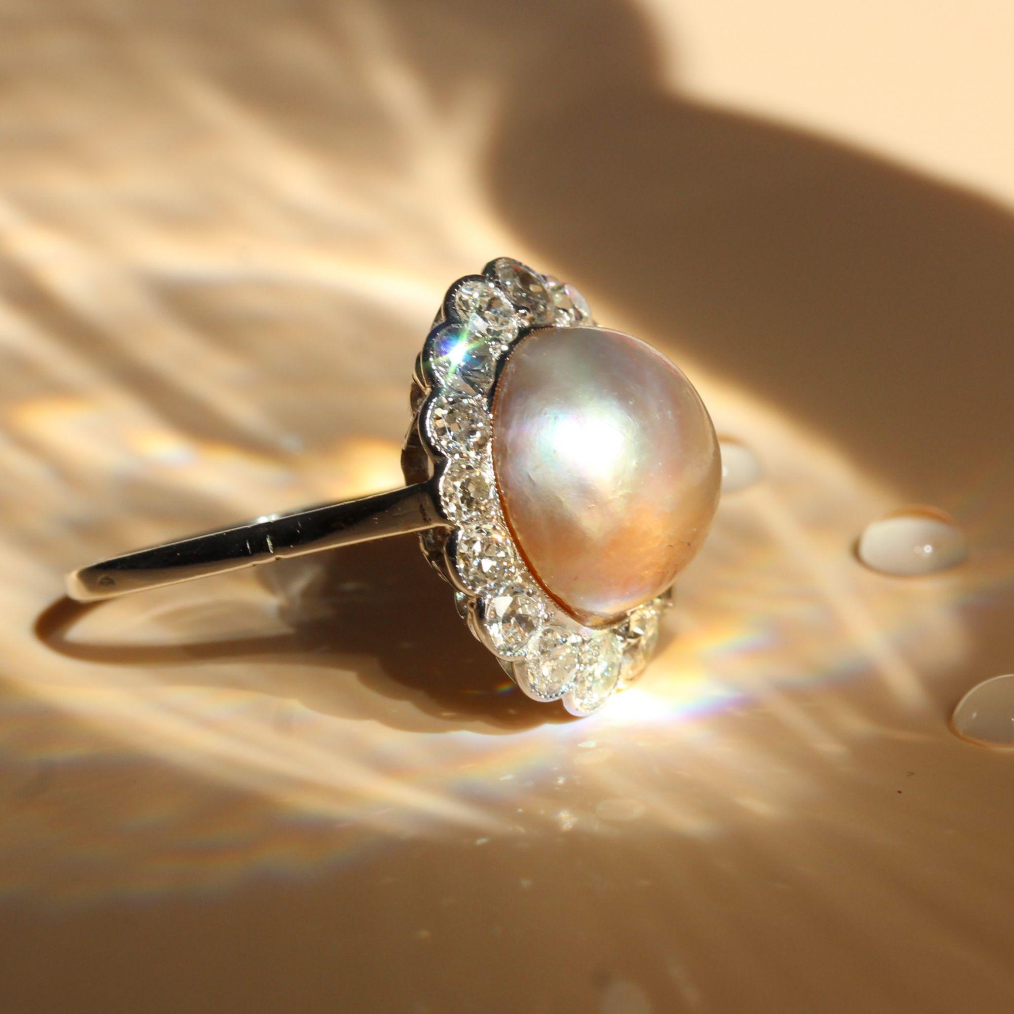 20th Century Mabe Pearl Diamonds 18 Karat White Gold Ring 9