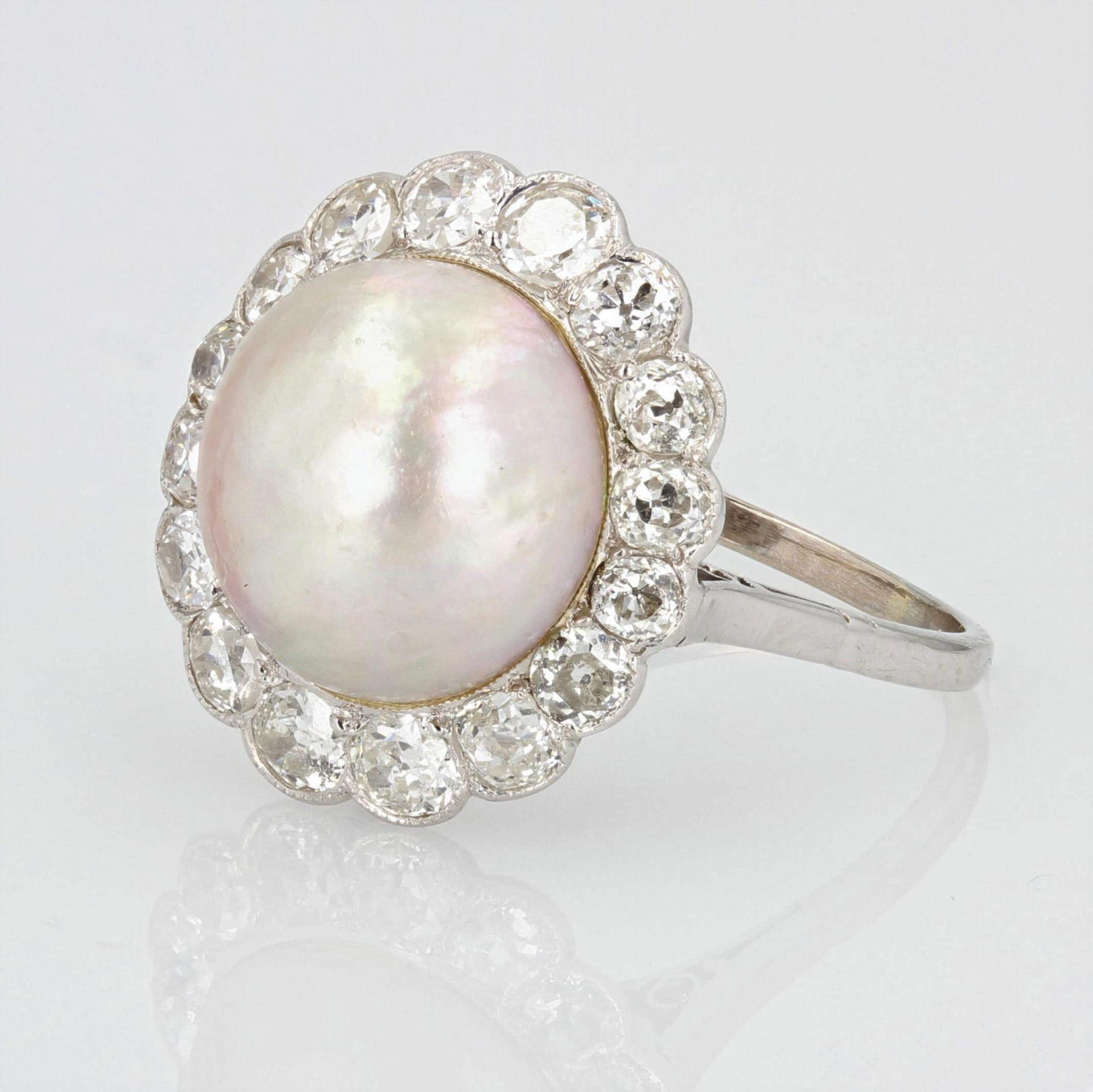 Women's 20th Century Mabe Pearl Diamonds 18 Karat White Gold Ring
