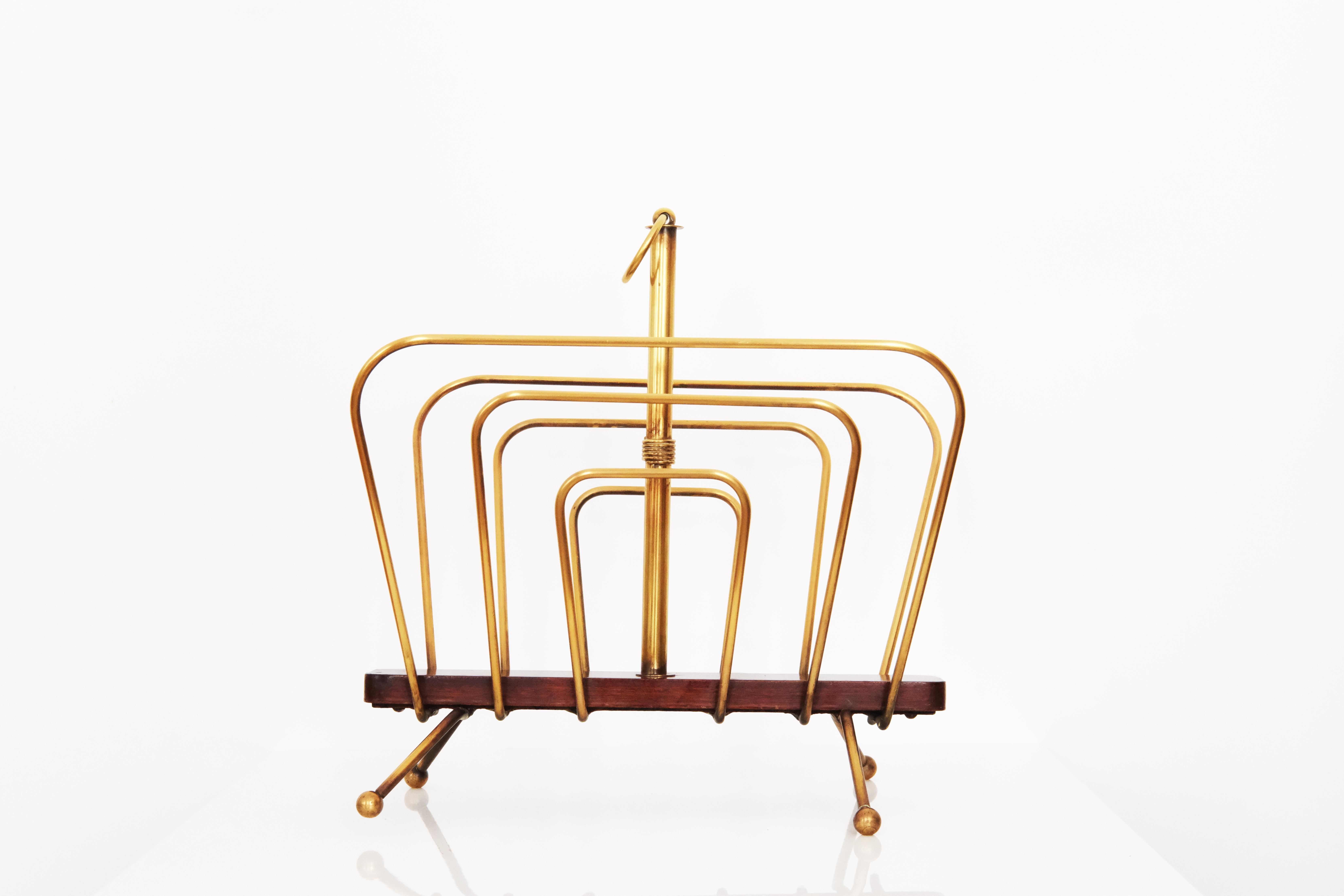 20th Century Magazine Rack in Brass & Wood by French Designer Jacques Adnet For Sale 1