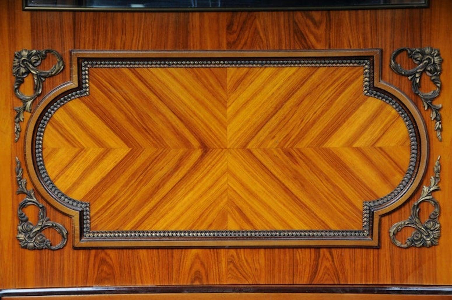 20th Century Magnificent French Louis XVI Style Display Cabinet For Sale 1