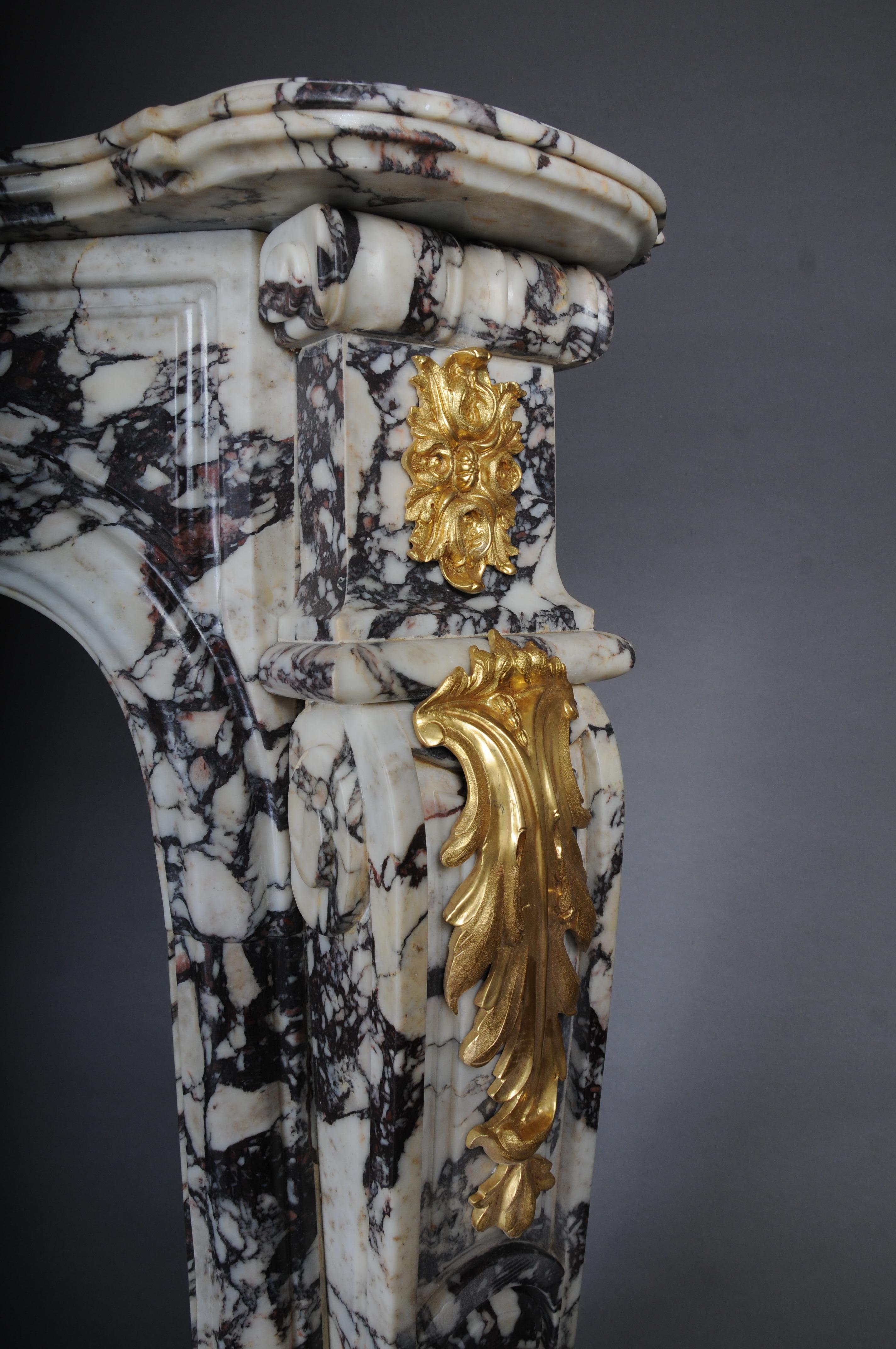 20th Century Magnificent French marble fireplace with gilded bronze. For Sale 8