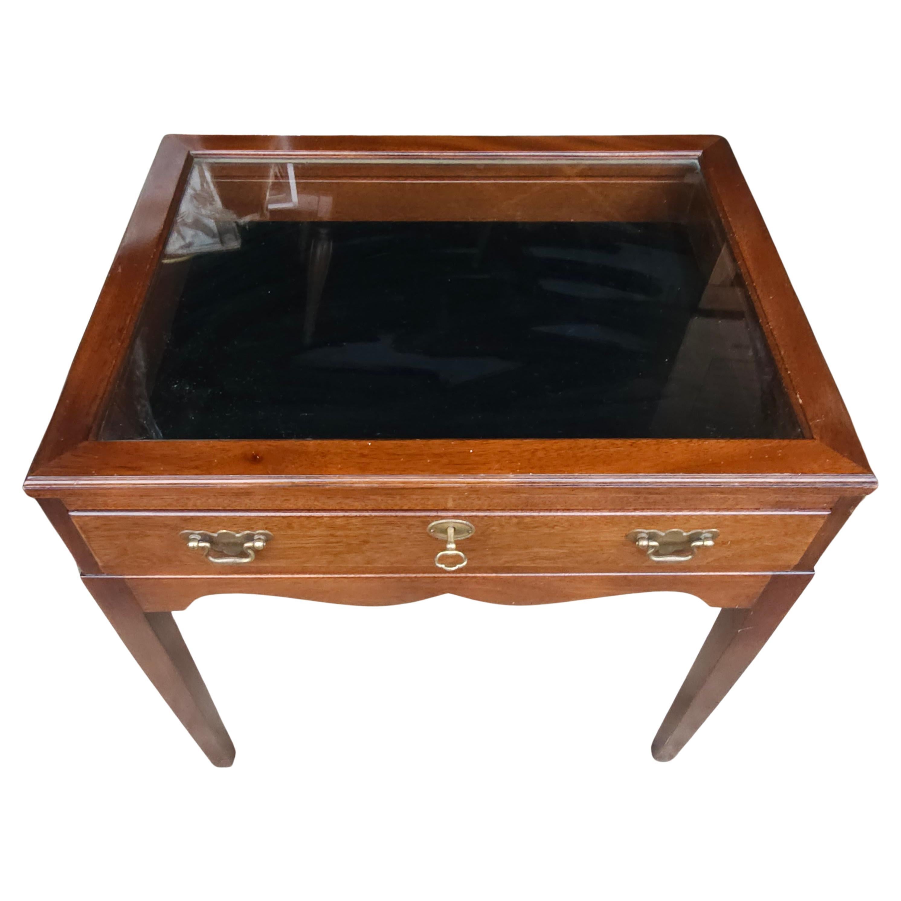 Modern 20th Century Mahogany and Velvet Lined with Glass Top Lockable Display Table