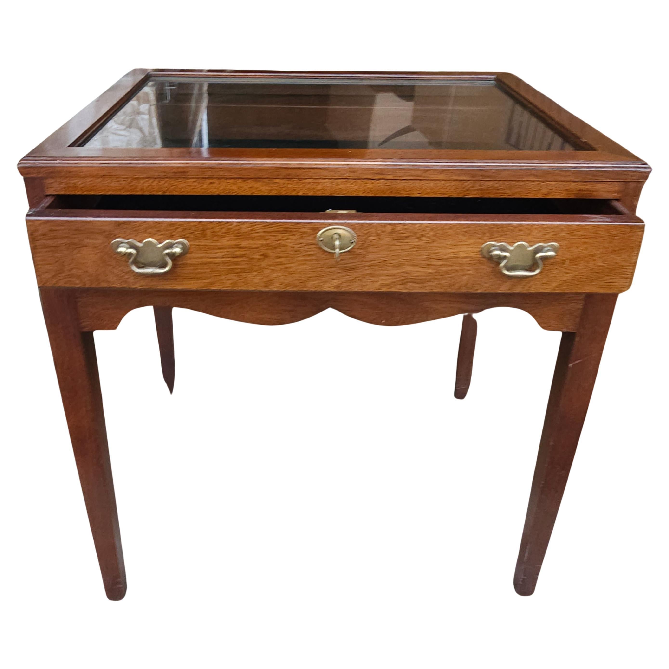 20th Century Mahogany and Velvet Lined with Glass Top Lockable Display Table In Good Condition In Germantown, MD