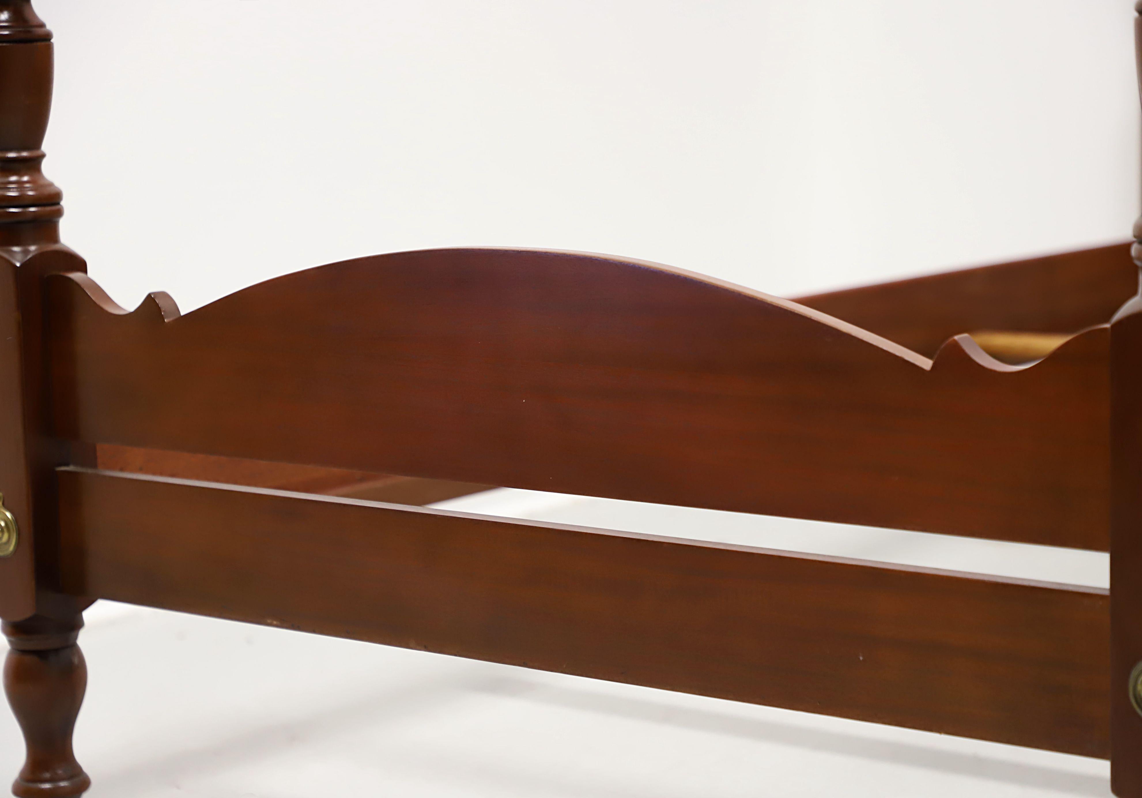 20th Century Mahogany Chippendale Twin Size Short Poster Beds - Pair In Good Condition For Sale In Charlotte, NC