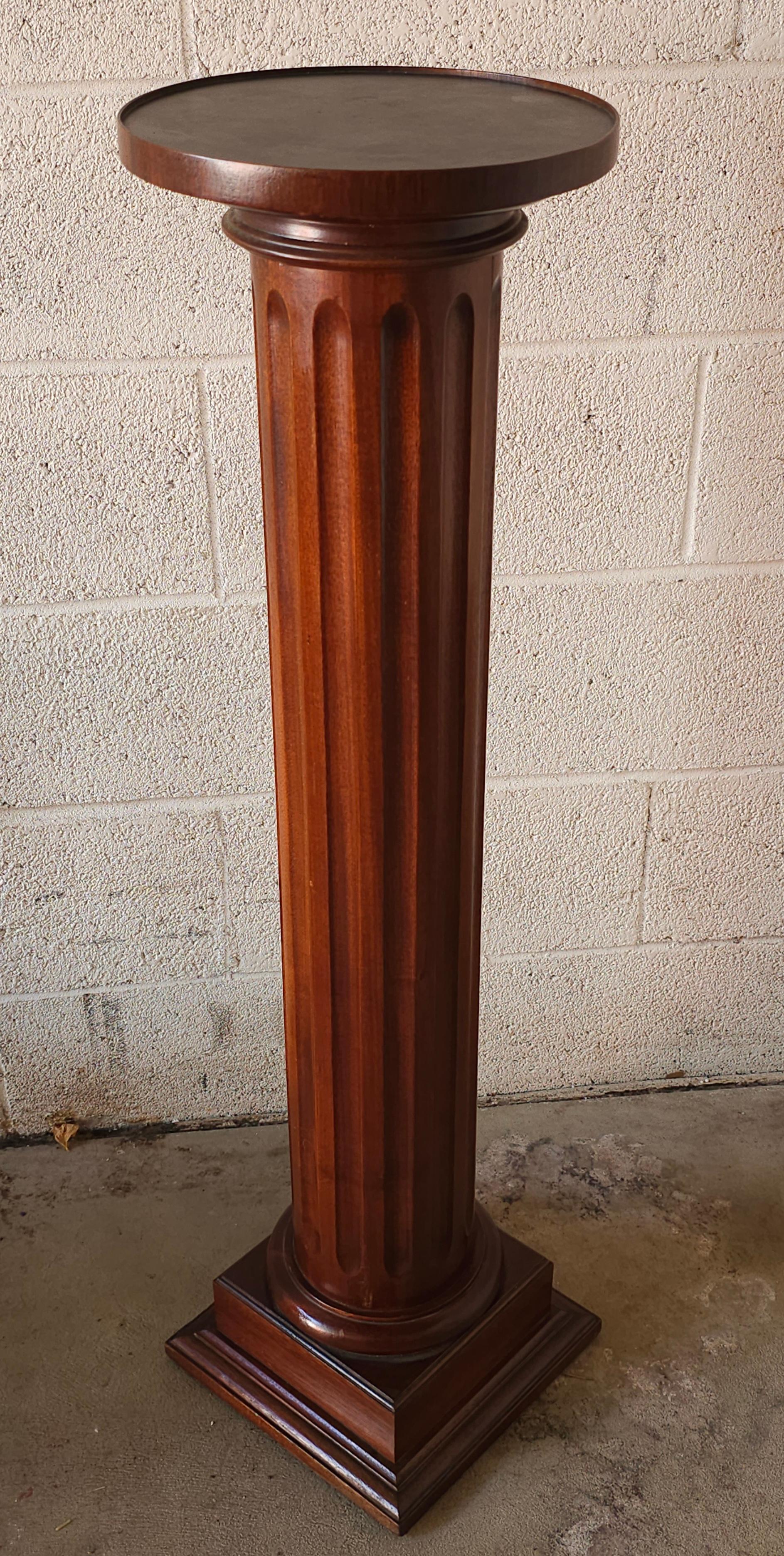 20th Century Mahogany Ionic Order Style Column-Form Pedestal In Good Condition For Sale In Germantown, MD