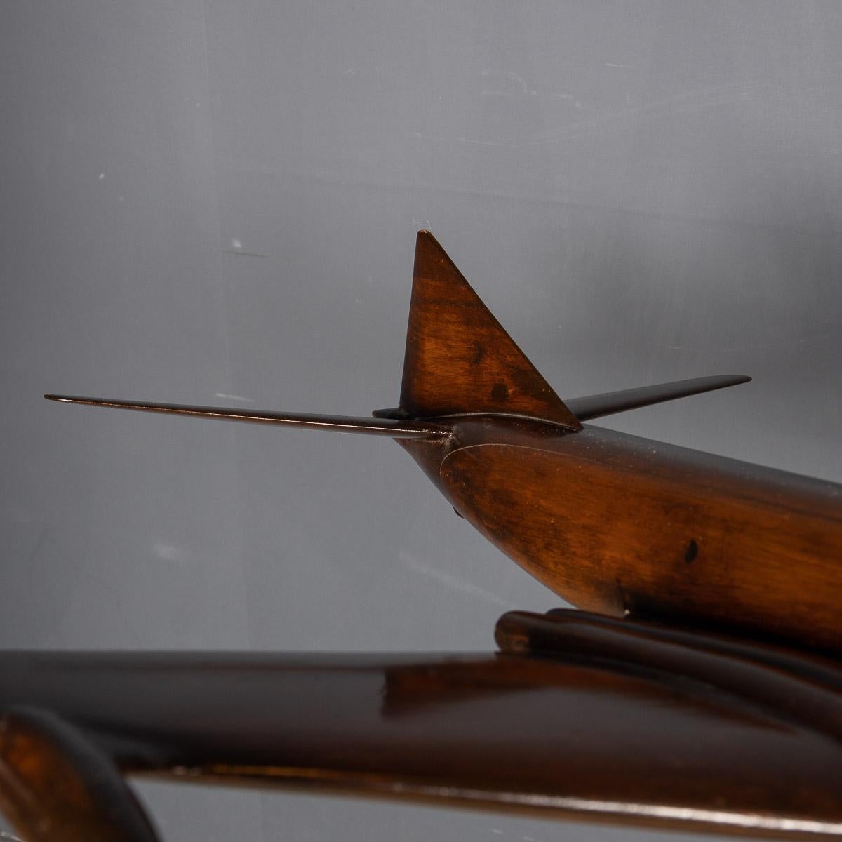 Modèle d'avion en acajou du 20e siècle d'un Hawker Siddeley Nimrod, vers 1960 en vente 11