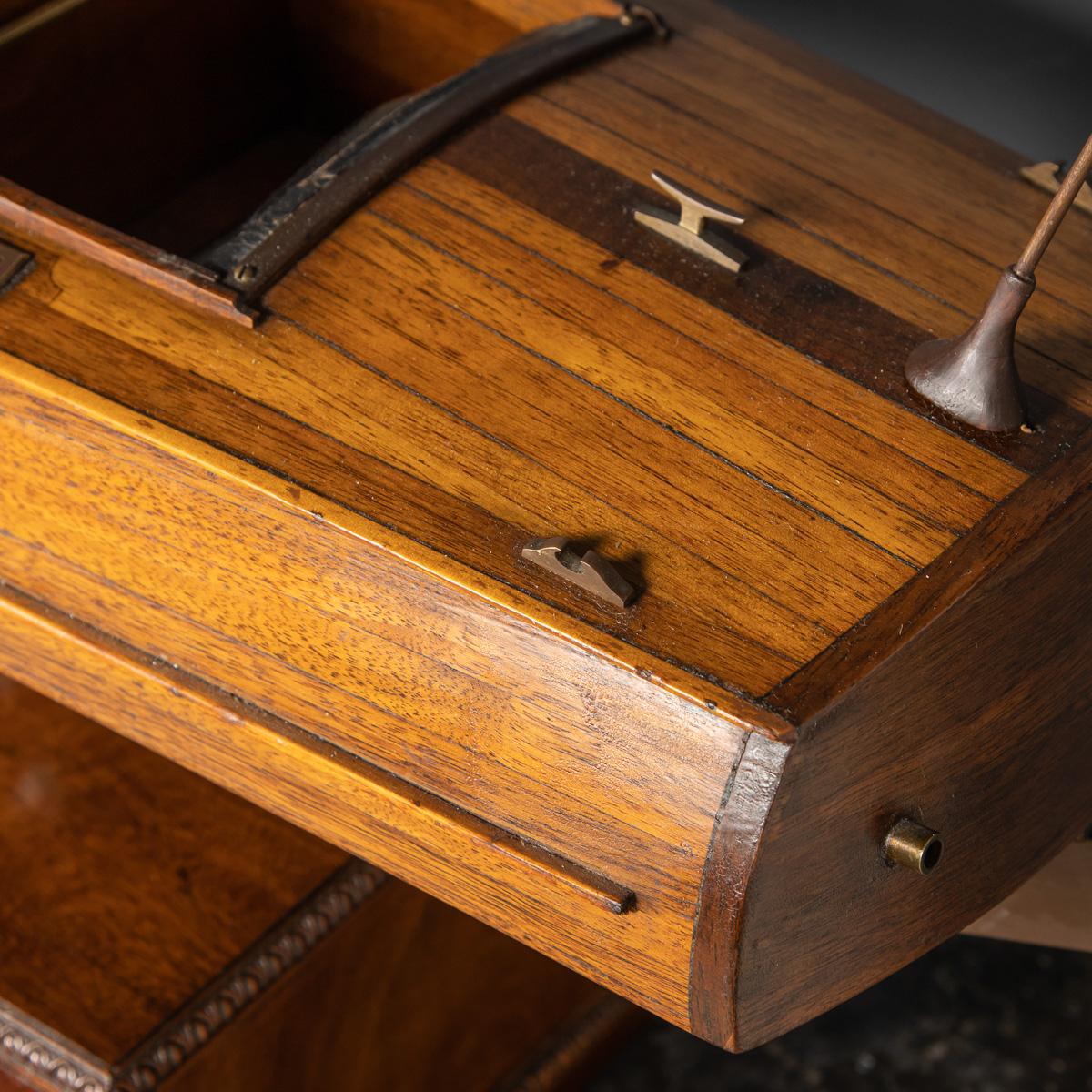 20th Century Mahogany & Rosewood Speed Boat Made in the State Prison, c.1930 For Sale 5