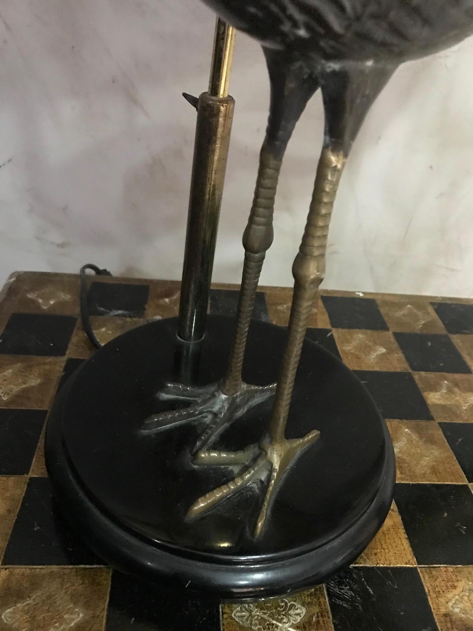 20. Jahrhundert Maison Charles Vergoldetes Messing Reiher Tischlampe:: 1960er Jahre im Angebot 7