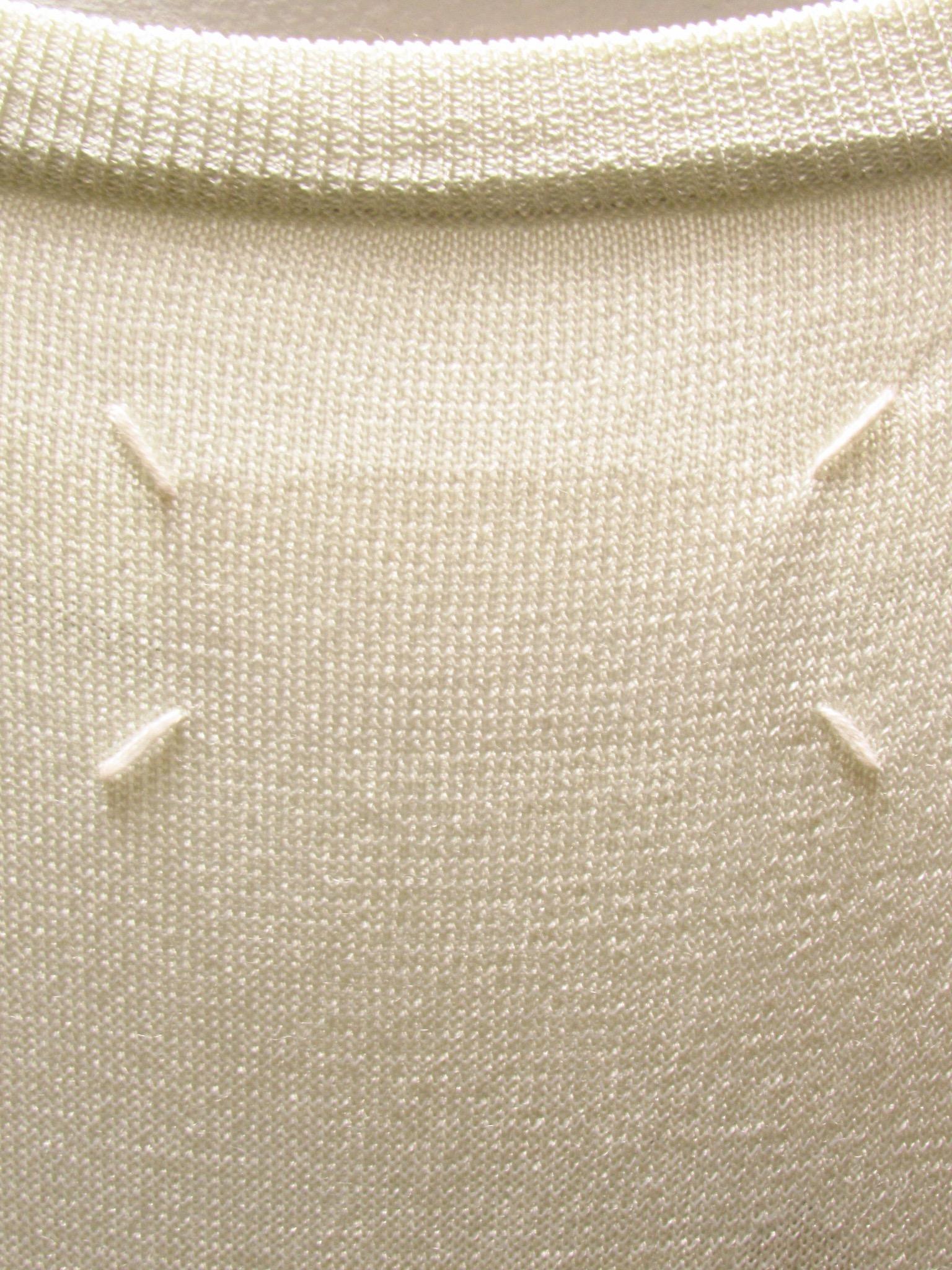 Gris Maison Martin Margiela - Pull en maille de soie, étiquette blanche, 20e siècle en vente