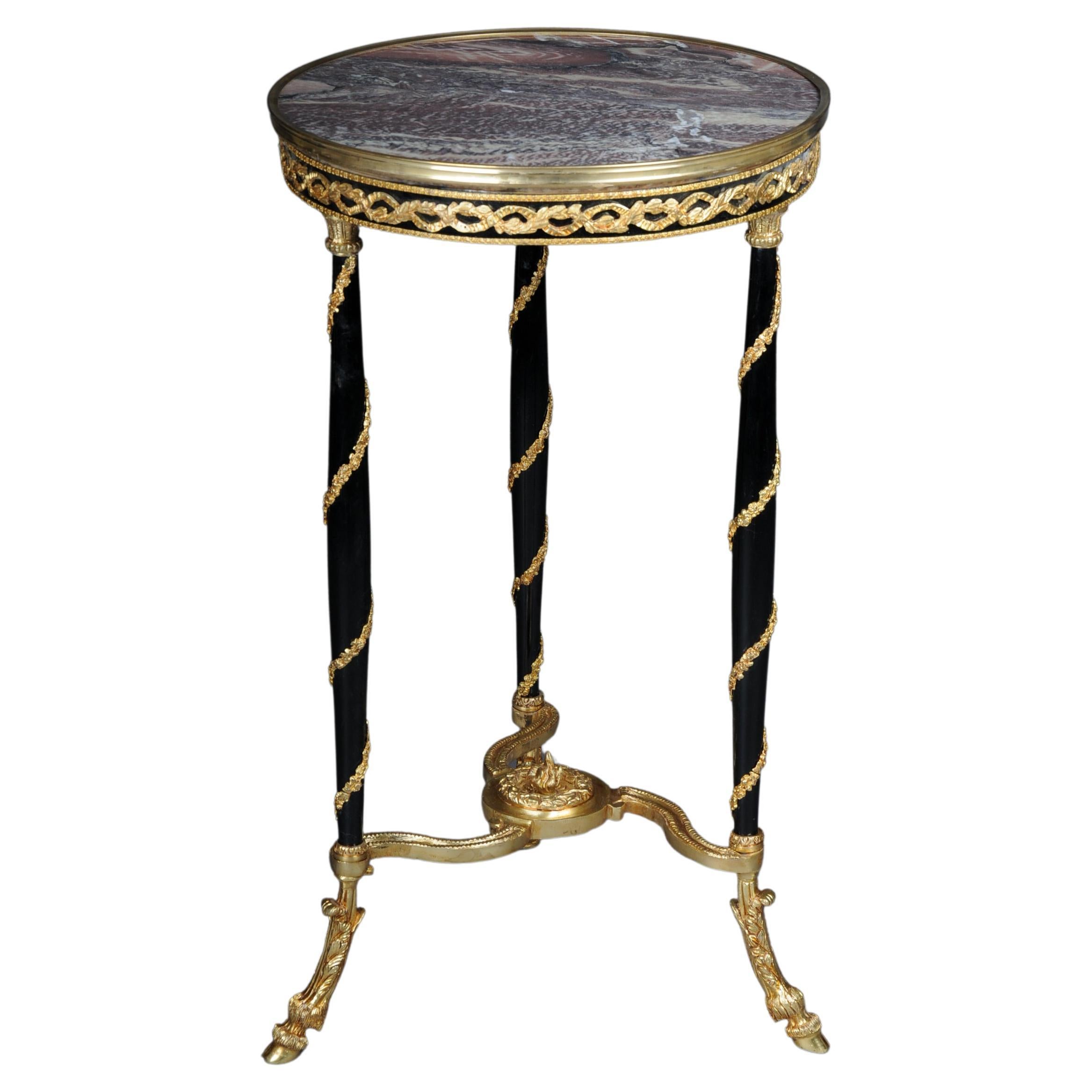 Majestueuse table d'appoint Empire du 20ème siècle en bois de hêtre, marbre, ronde, noire