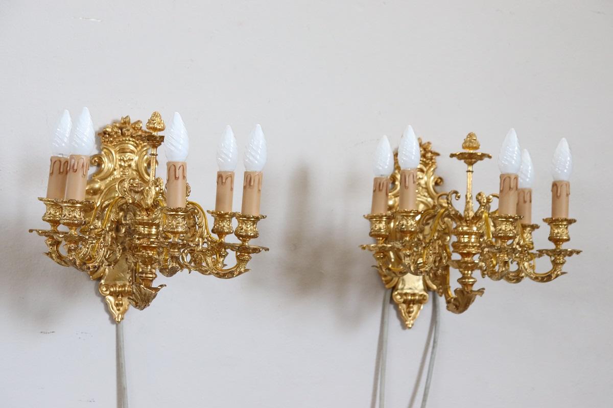 Italian 20th Century Majestic Pair of Wall Lights in Gilded Bronze For Sale