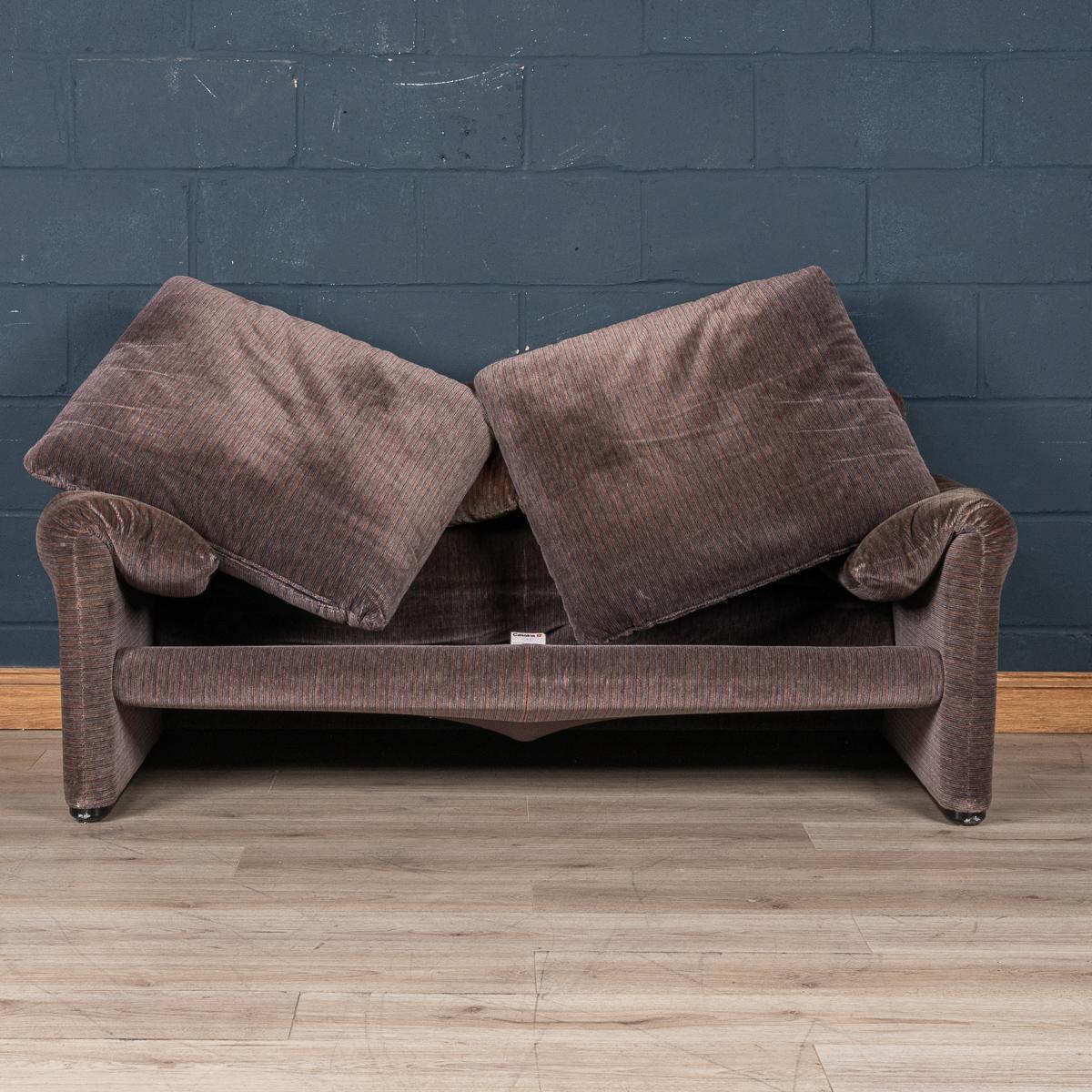 20th Century Maralunga Sofa In Original Velvet Fabric By Vico Magistretti For Sale 6
