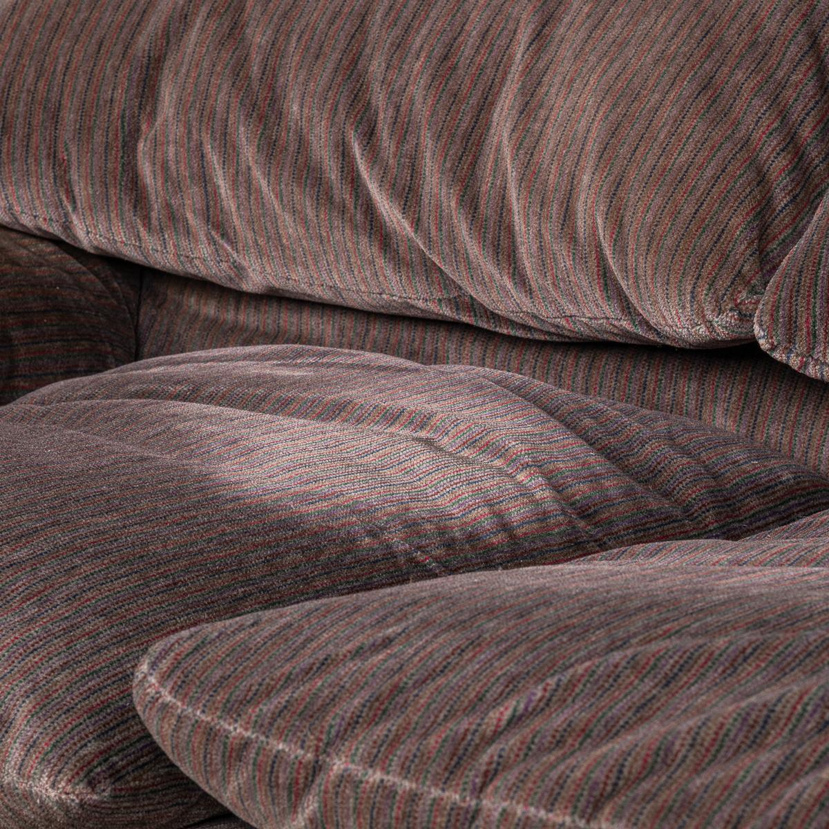20th Century Maralunga Sofa In Original Velvet Fabric By Vico Magistretti For Sale 8