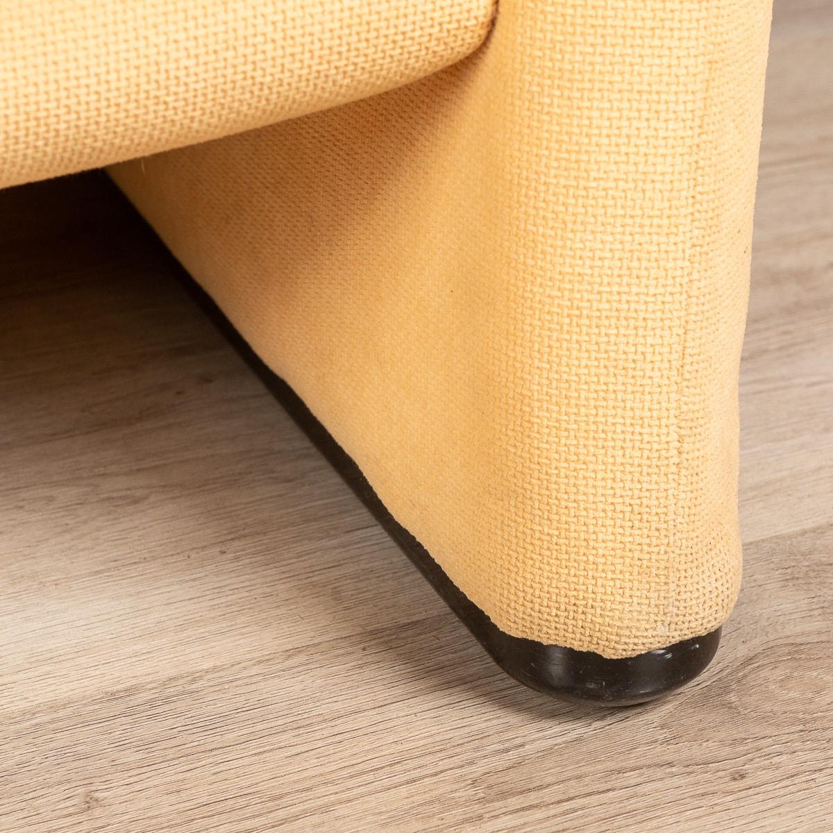 20th Century Maralunga Sofa in Original Vintage Fabric by Vico Magistretti 14